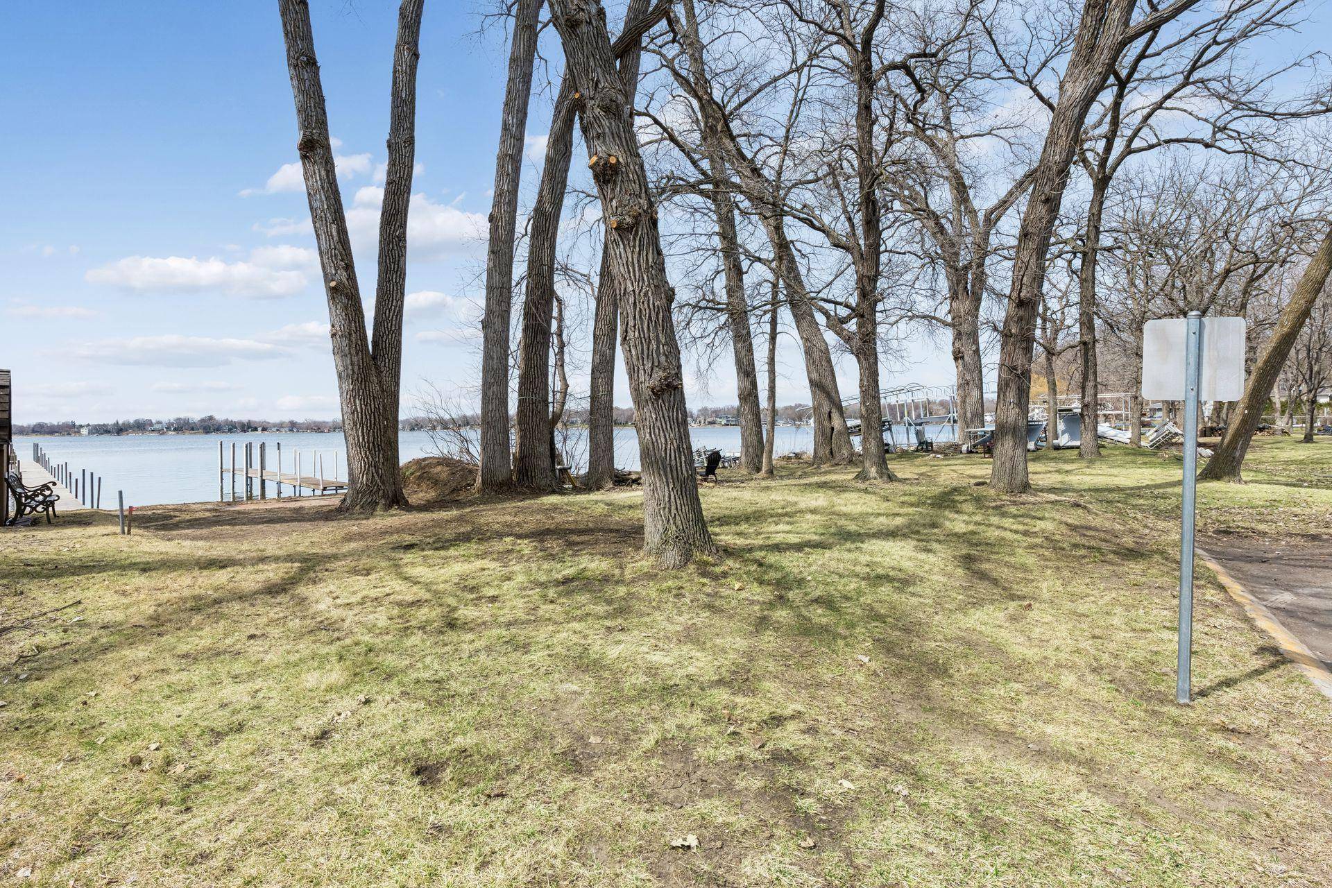 3046 Julia WAY, Mound, MN 55364