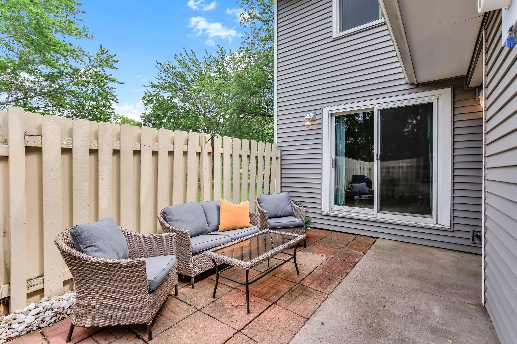 7604 Rimbley RD, Woodbury, MN 55125