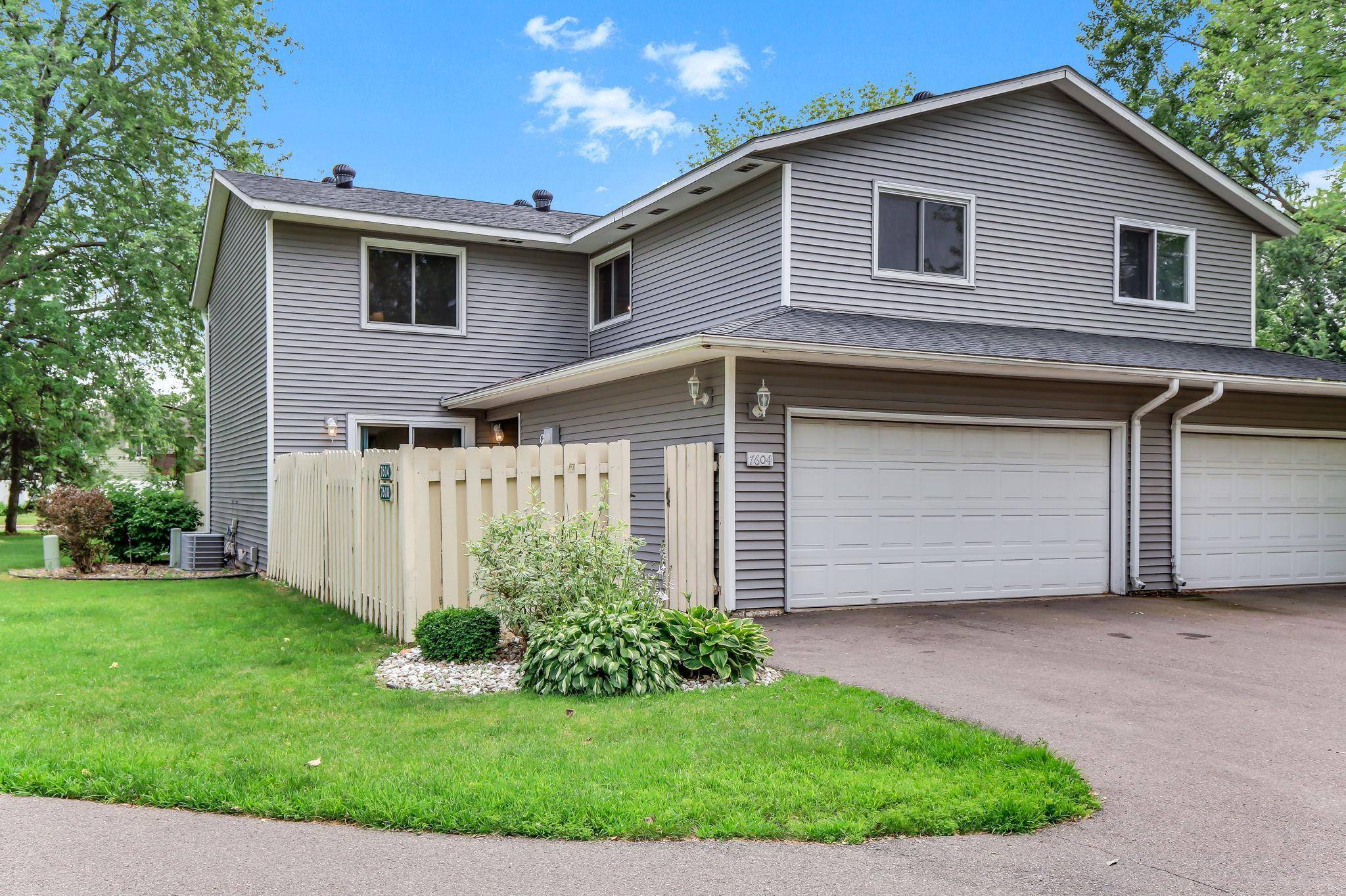 7604 Rimbley RD, Woodbury, MN 55125