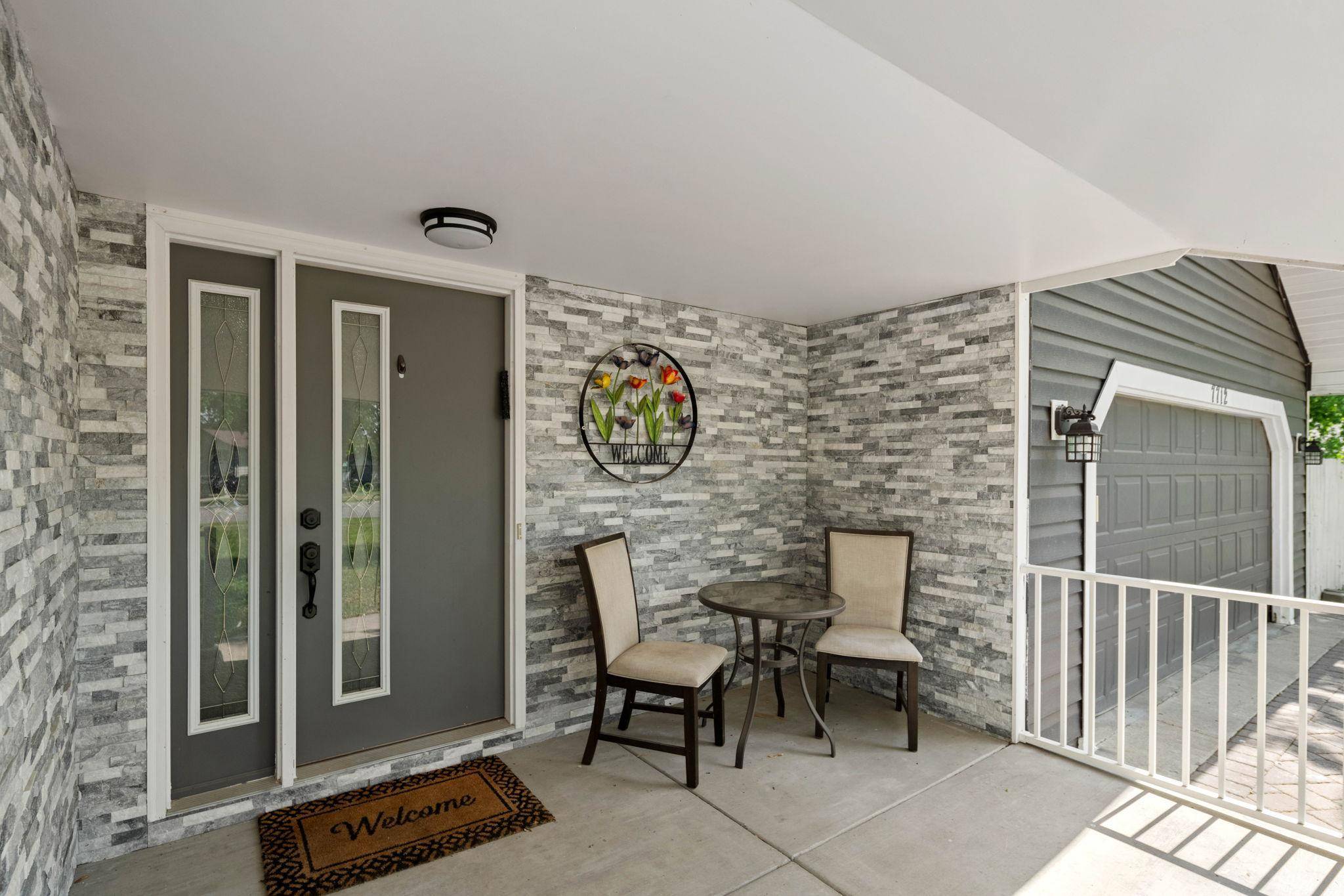 7712 N College Park DR, Brooklyn Park, MN 55445