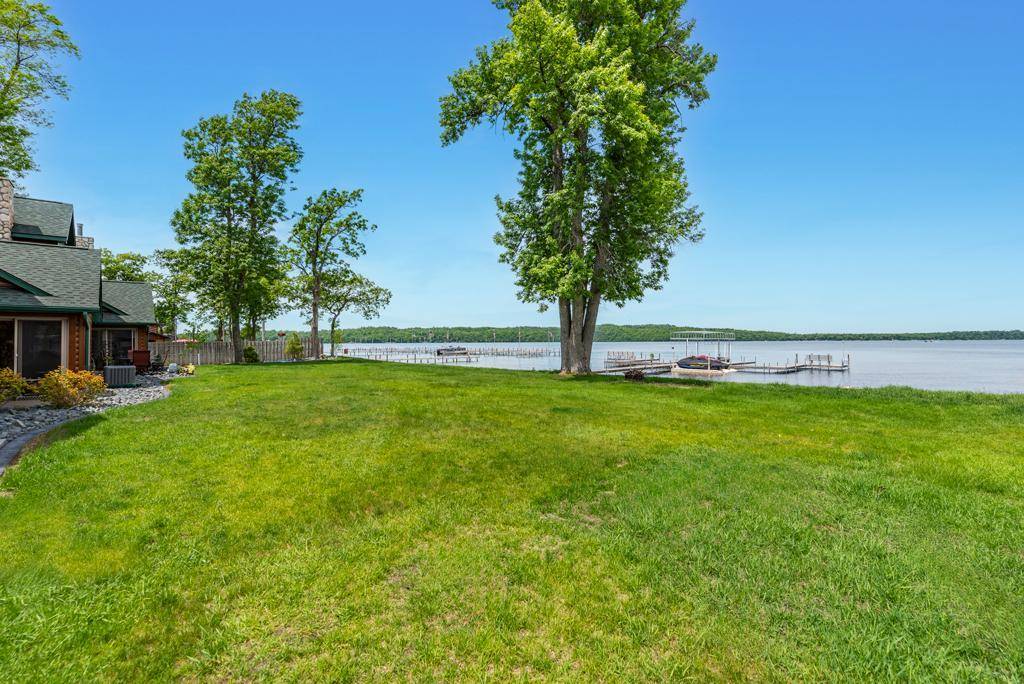 10442 Gull Point RD, East Gull Lake, MN 56401
