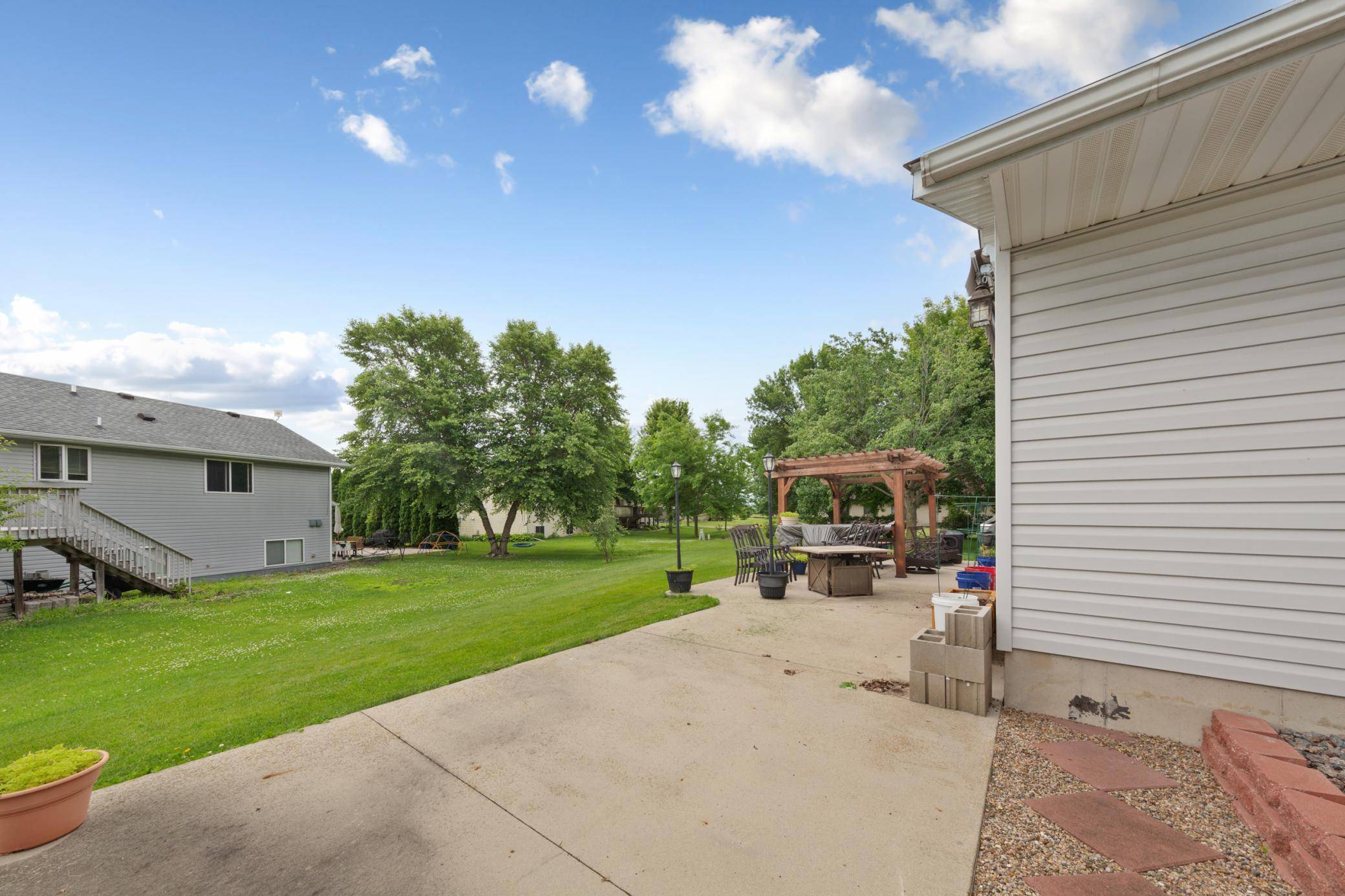 908 9th ST SE, Waseca, MN 56093