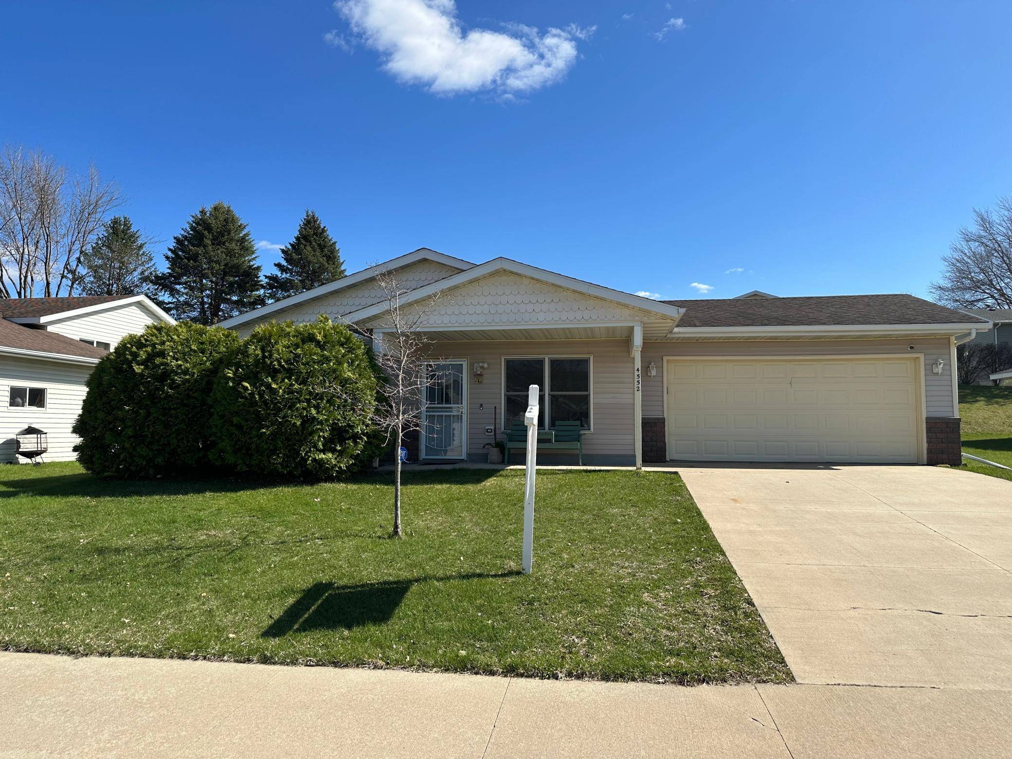4552 Manor Brook DR NW, Rochester, MN 55901