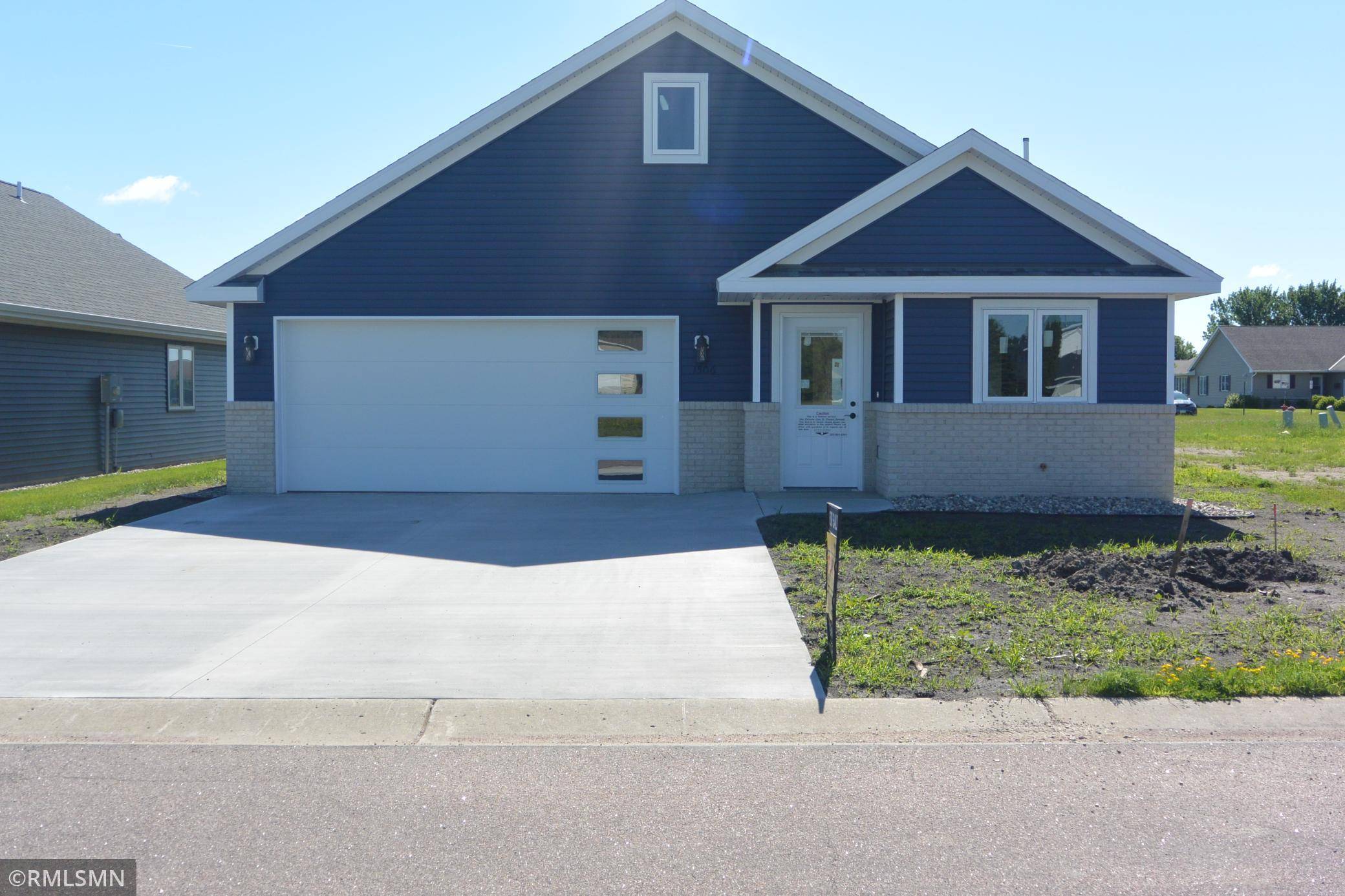 1506 Elsie DR N, Glencoe, MN 55336