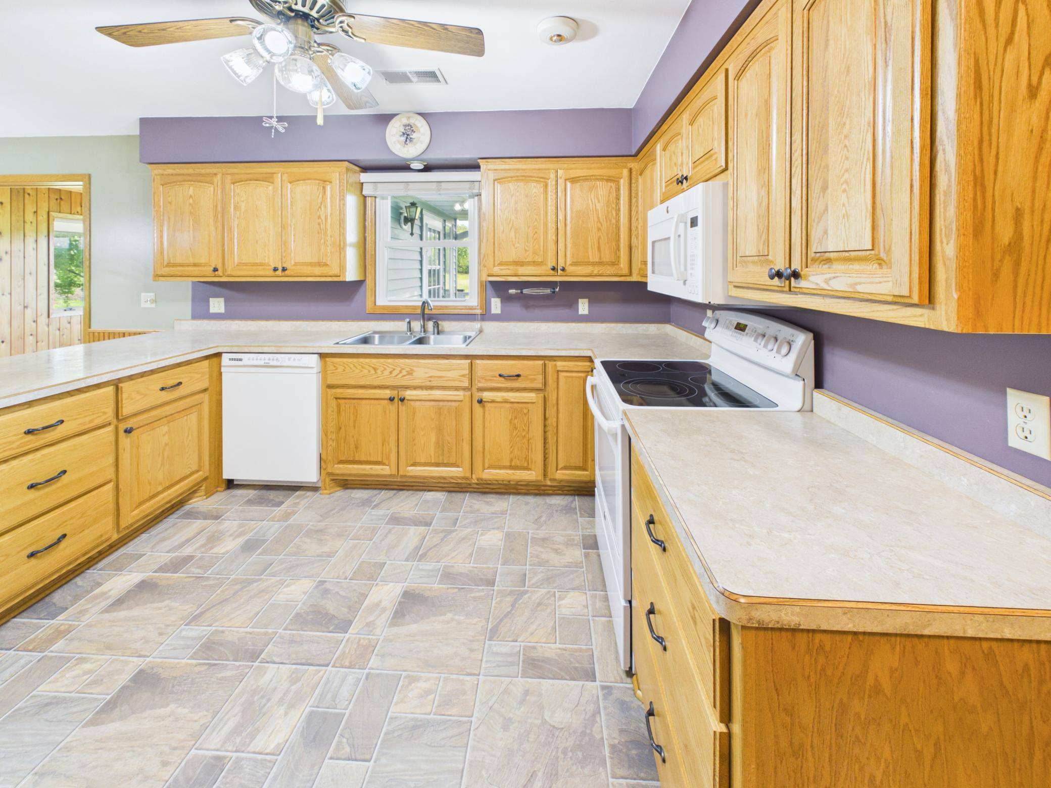32814 Spunk Tree CIR, Avon, MN 56310