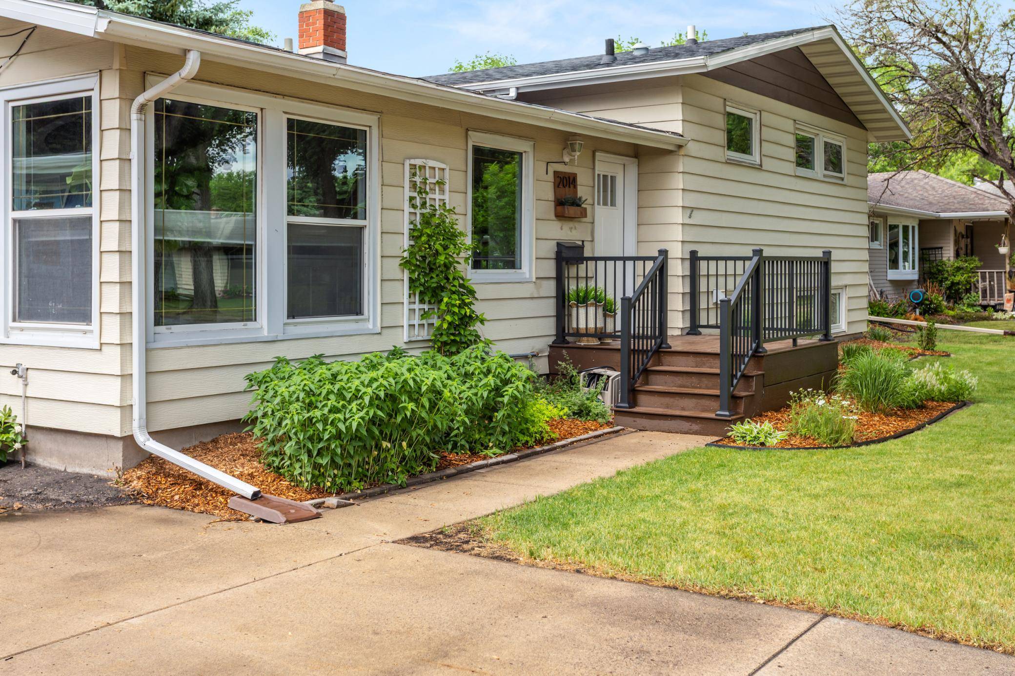 2014 10th ST N, Fargo, ND 58102
