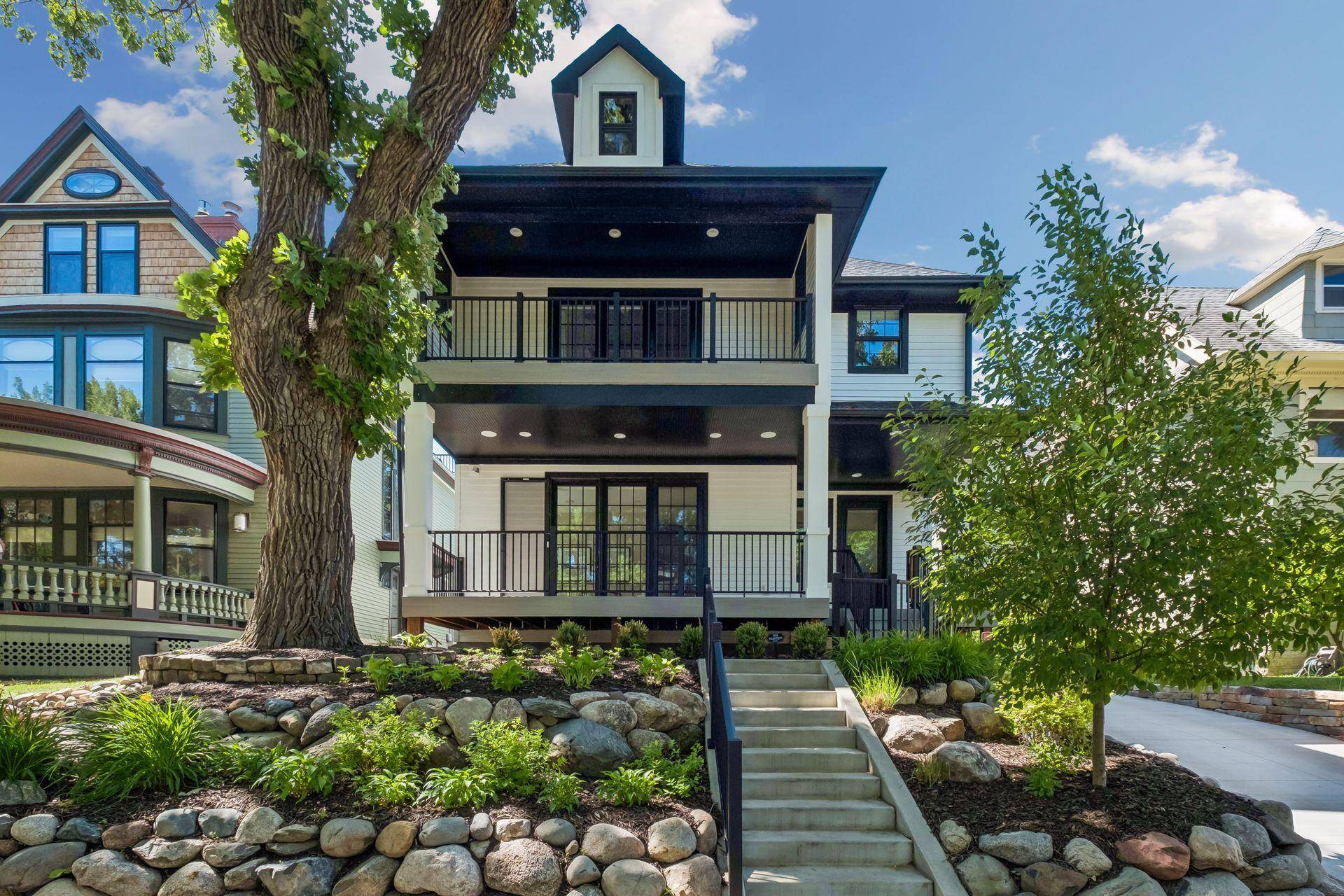 540 Holly AVE, Saint Paul, MN 55102