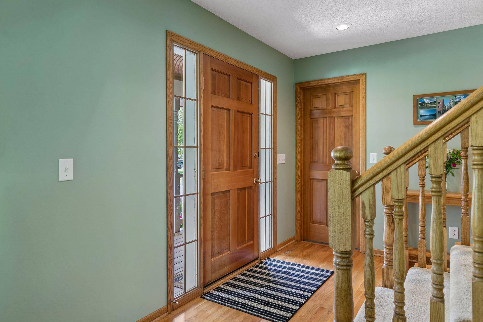 13437 Georgia CIR, Apple Valley, MN 55124
