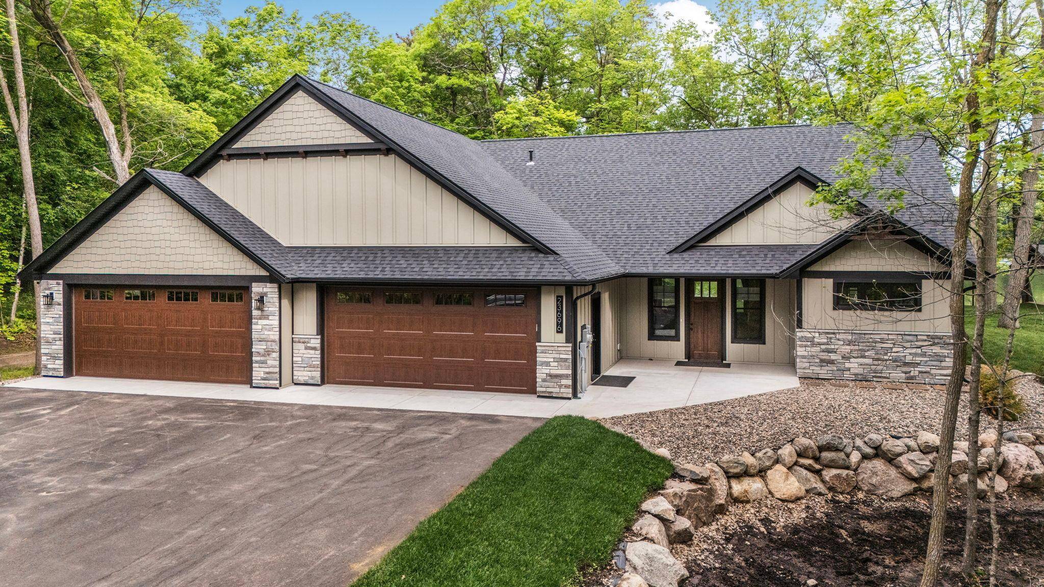 23696 Warren LN, Deerwood, MN 56444