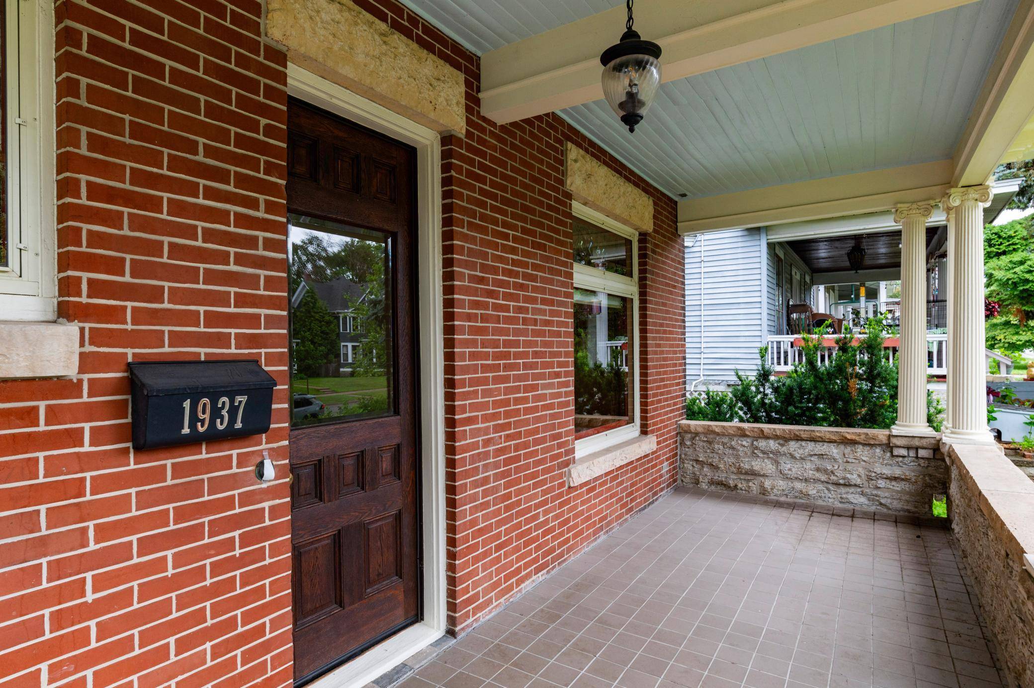 1937 Selby AVE, Saint Paul, MN 55104