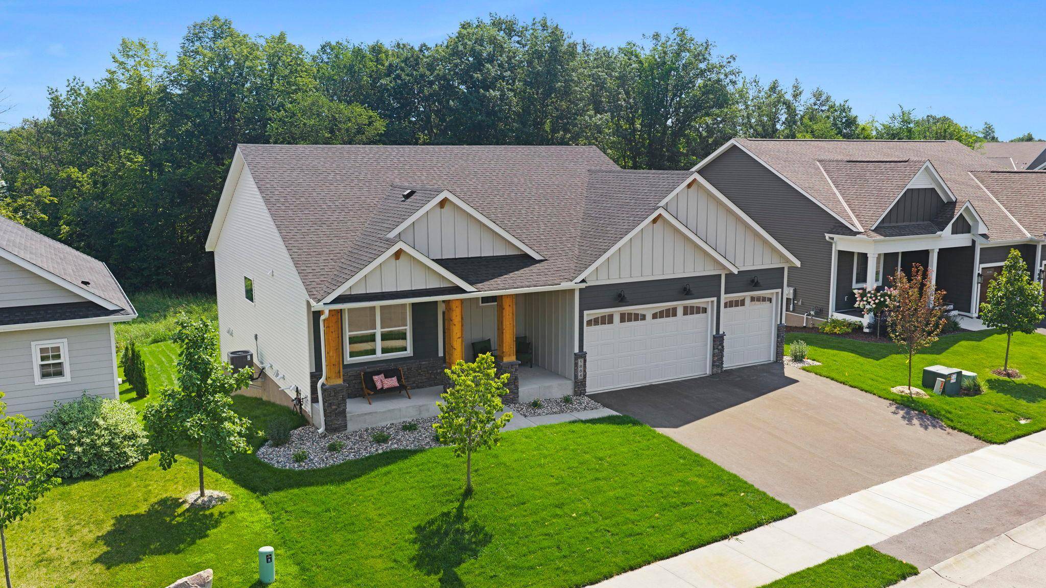 1884 Campfire DR W, Waconia, MN 55387