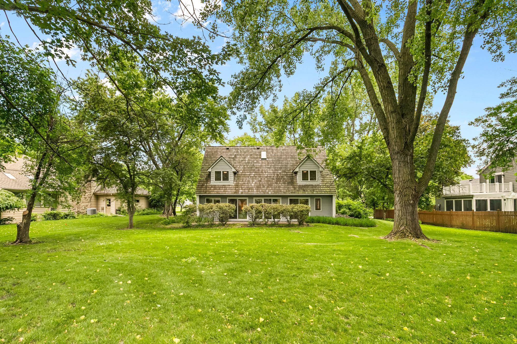 14711 Woodruff RD, Wayzata, MN 55391