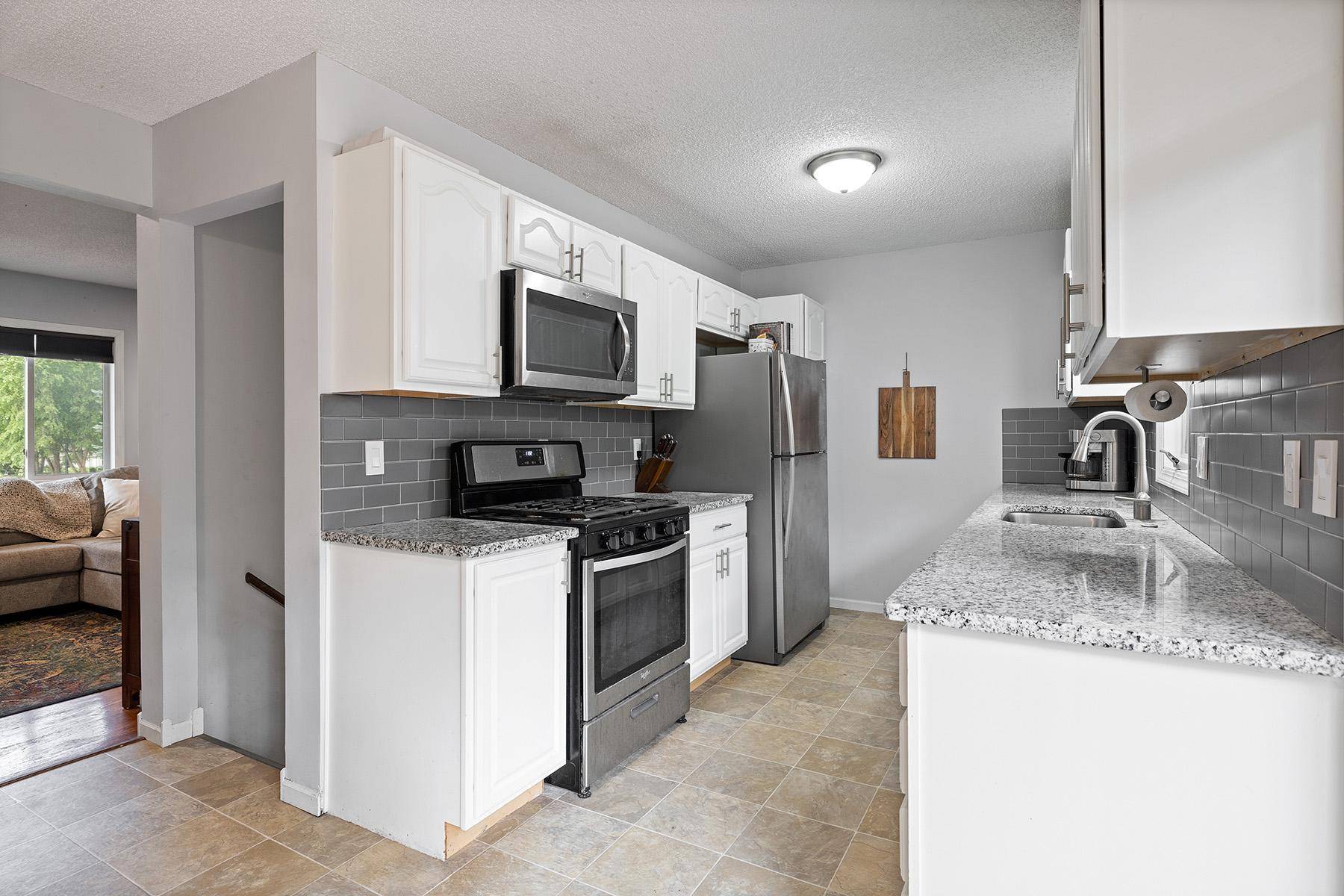 1515 Woodhill RD, Burnsville, MN 55337