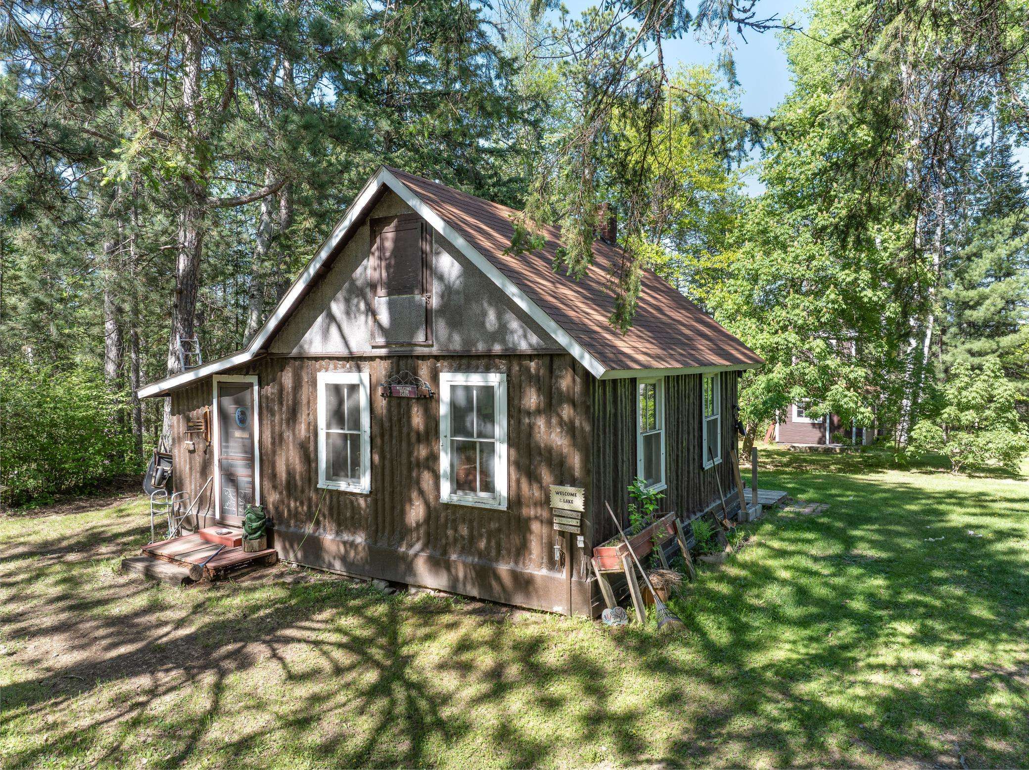 9064 Peppard RD, Britt, MN 55710