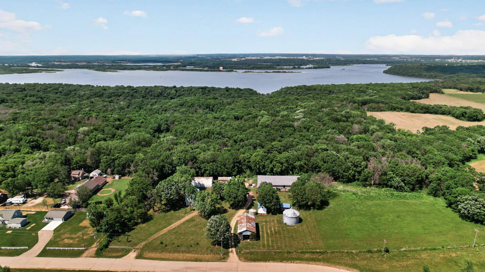 7635 Mississippi TRL, Hastings, MN 55033