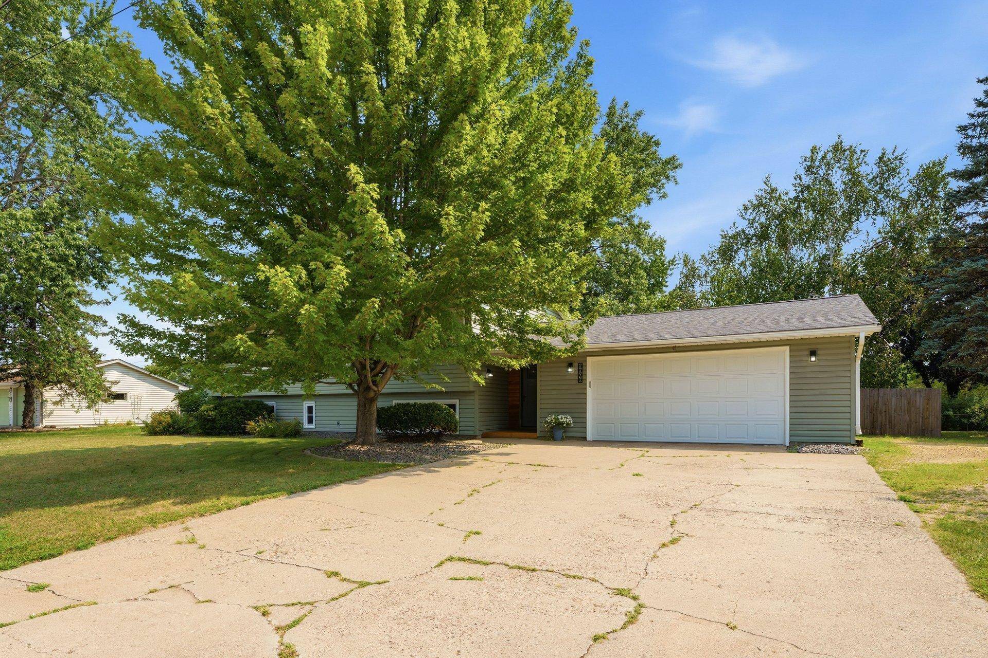 3996 Rahn RD, Eagan, MN 55122