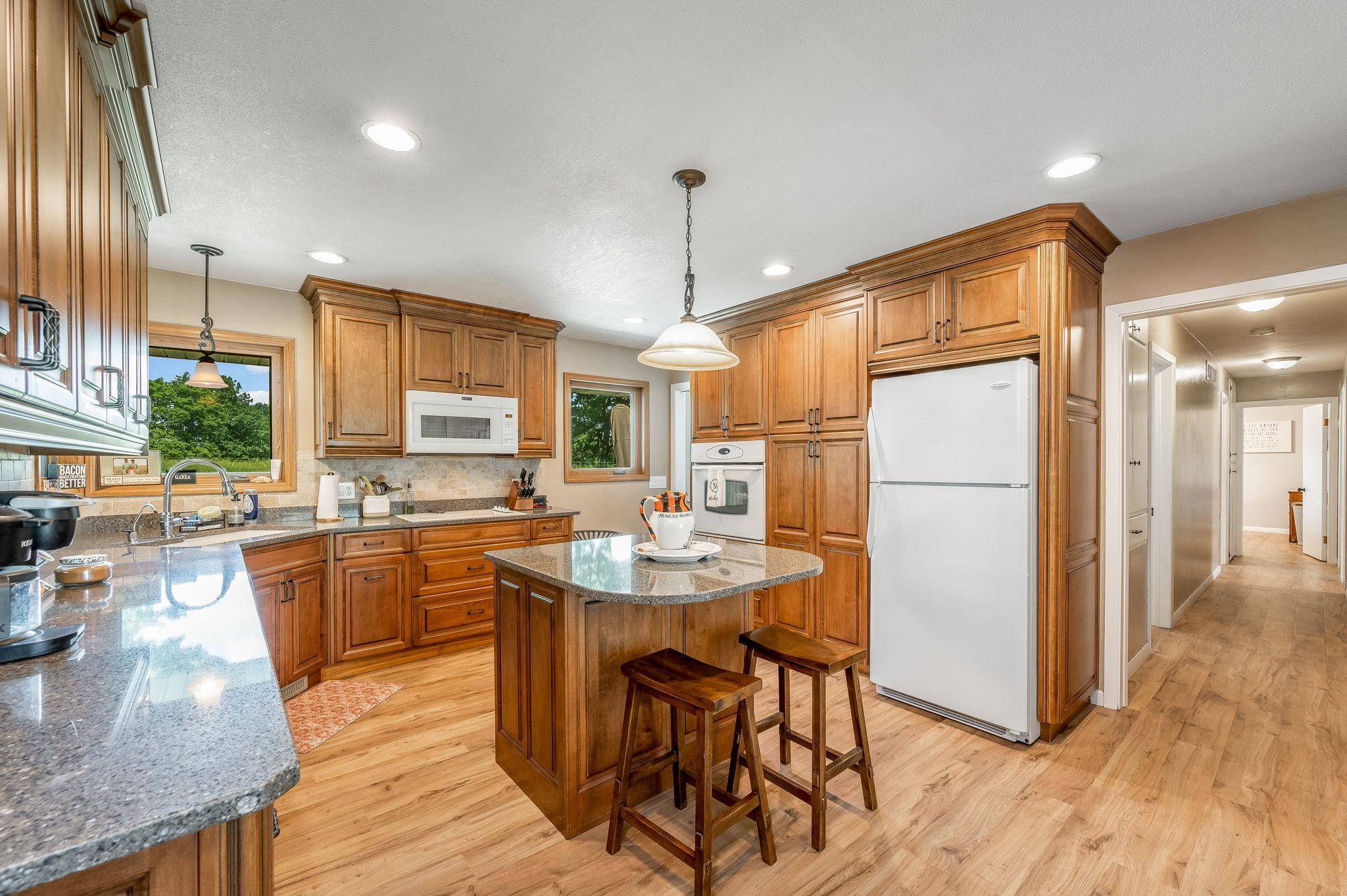 11990 380th AVE, Blue Earth, MN 56013
