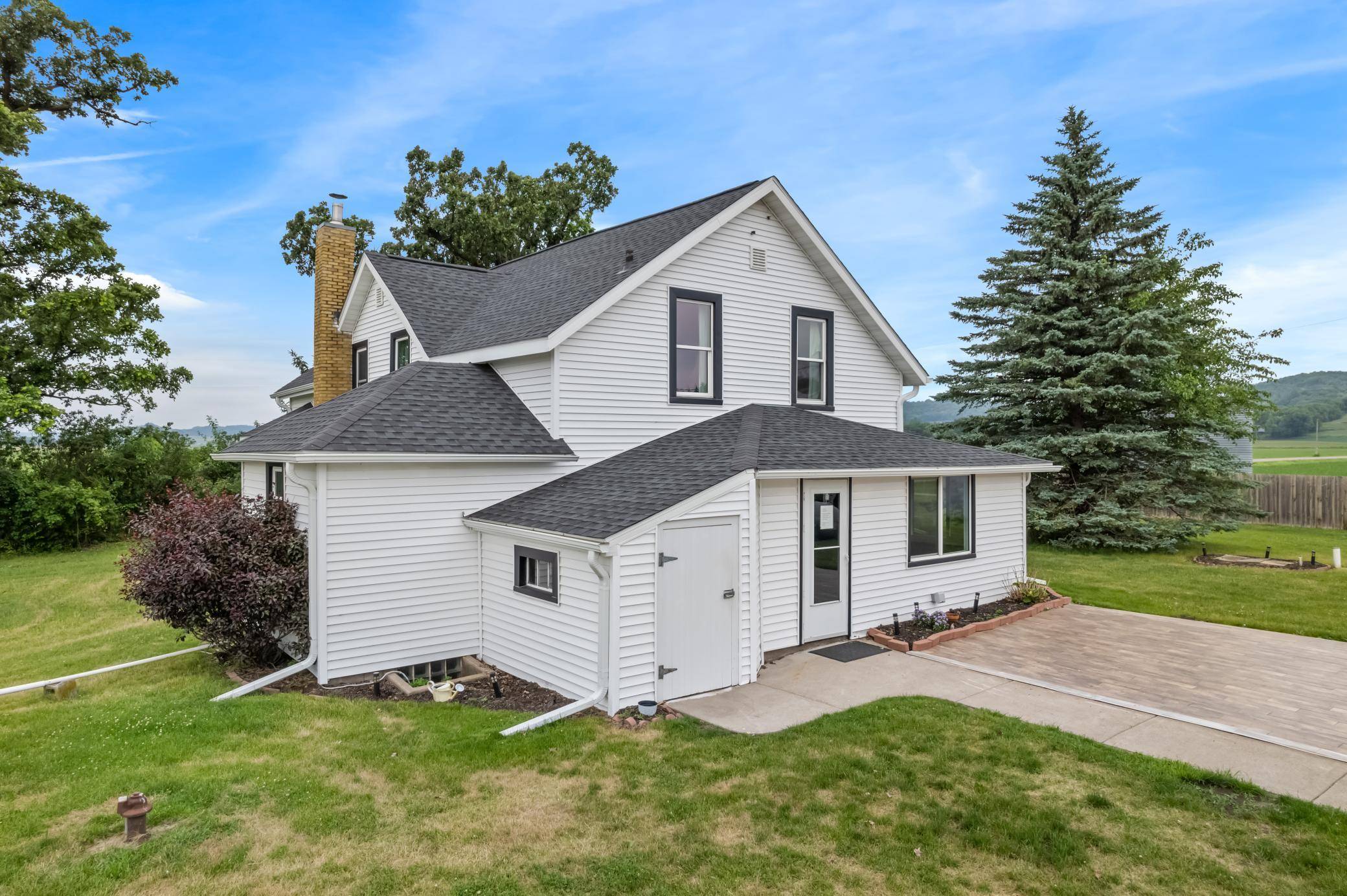 W22882 Little Tamarack RD, Galesville, WI 54630