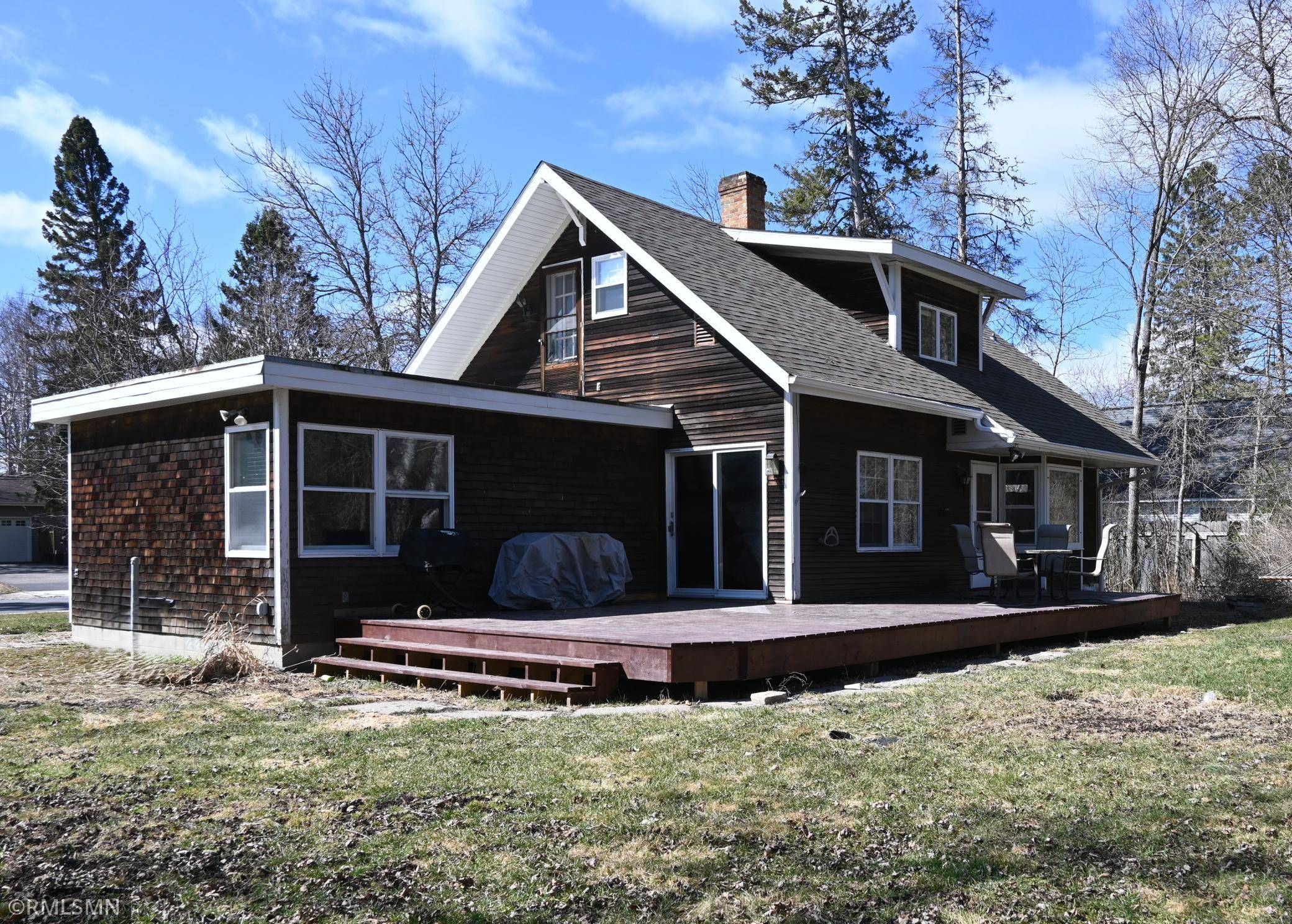 219 W Vermilion DR, Cook, MN 55723