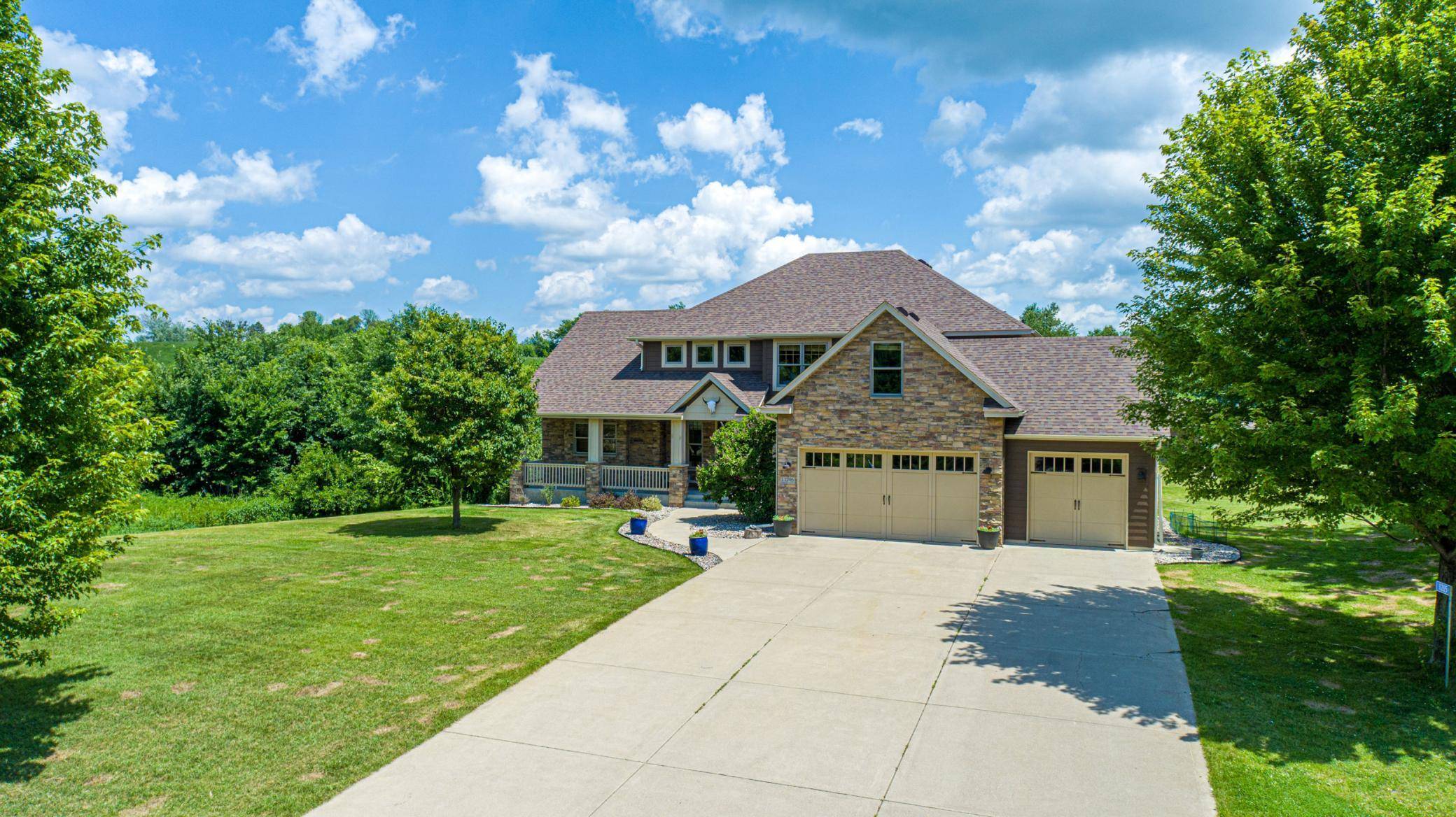 11205 Circle Lake LN, Faribault, MN 55021