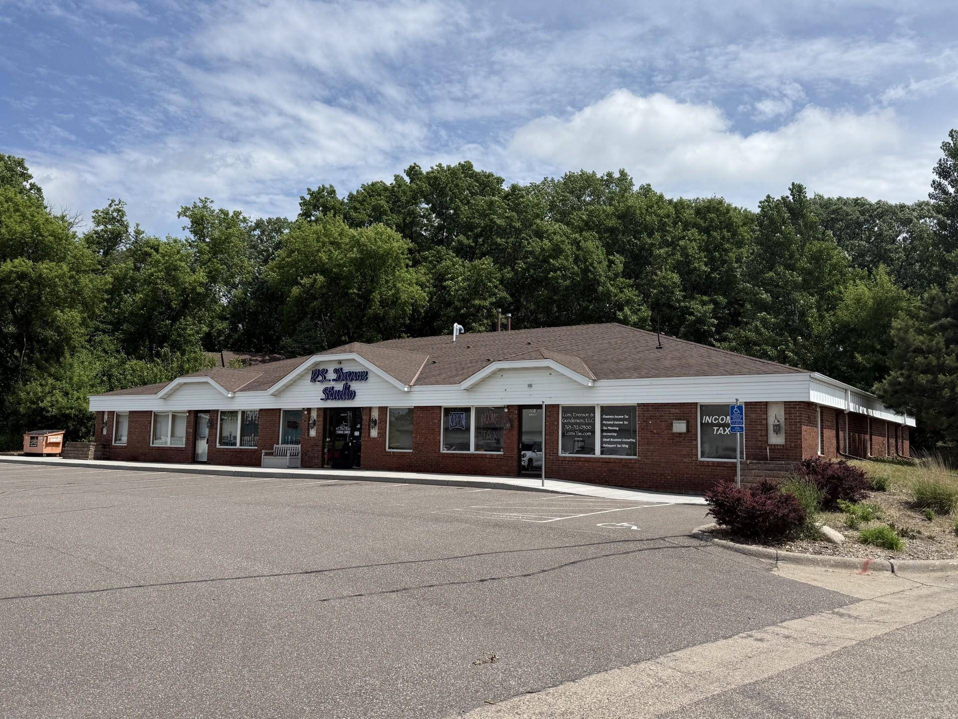 251 8th ST NW, Elk River, MN 55330