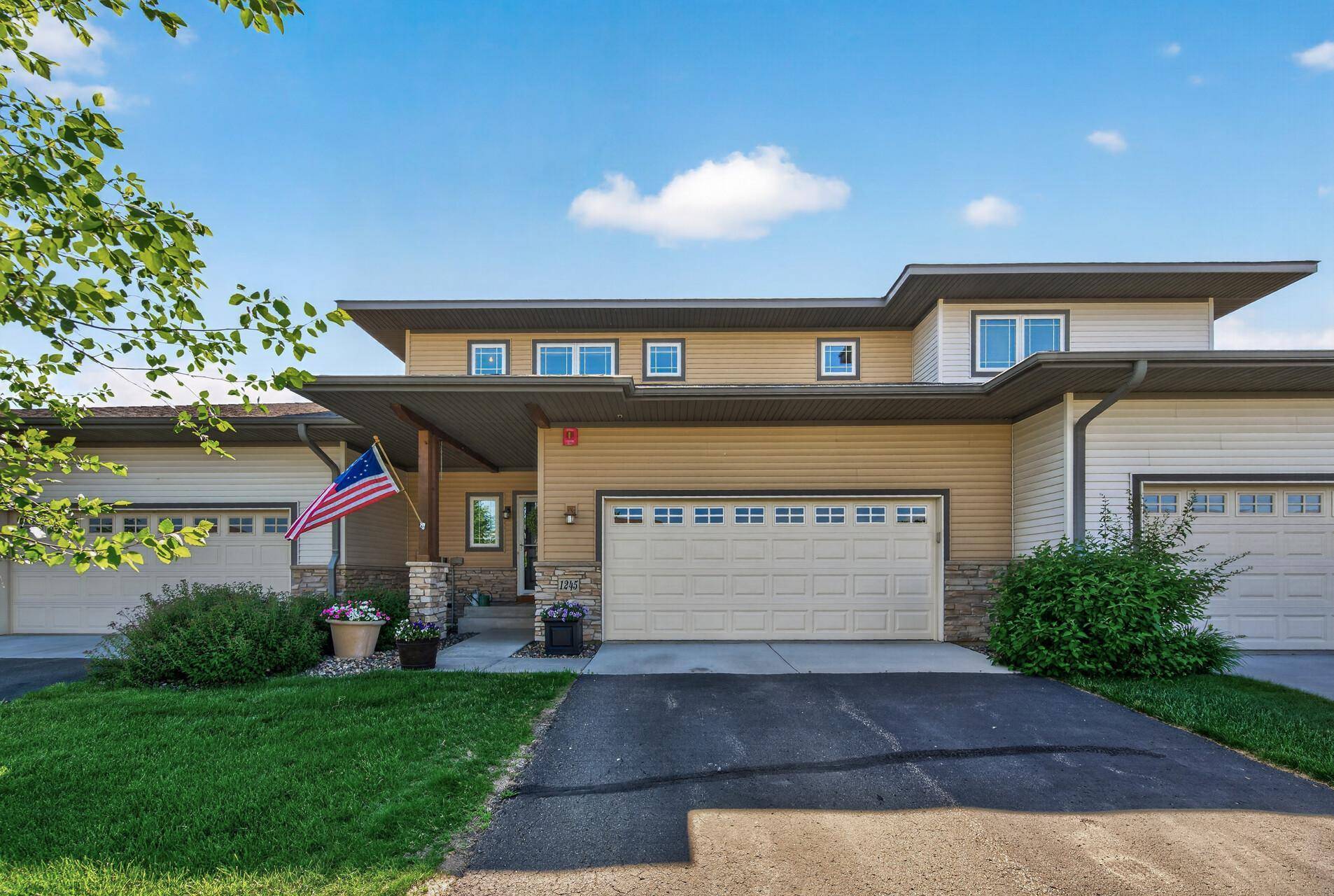1245 Vernon DR, Carver, MN 55315