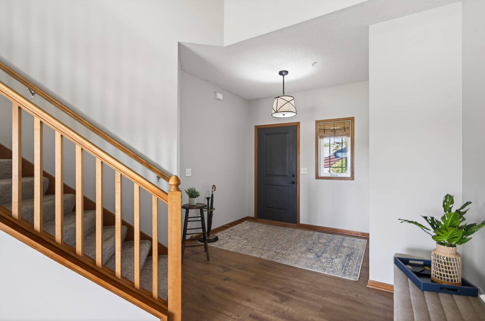 1245 Vernon DR, Carver, MN 55315