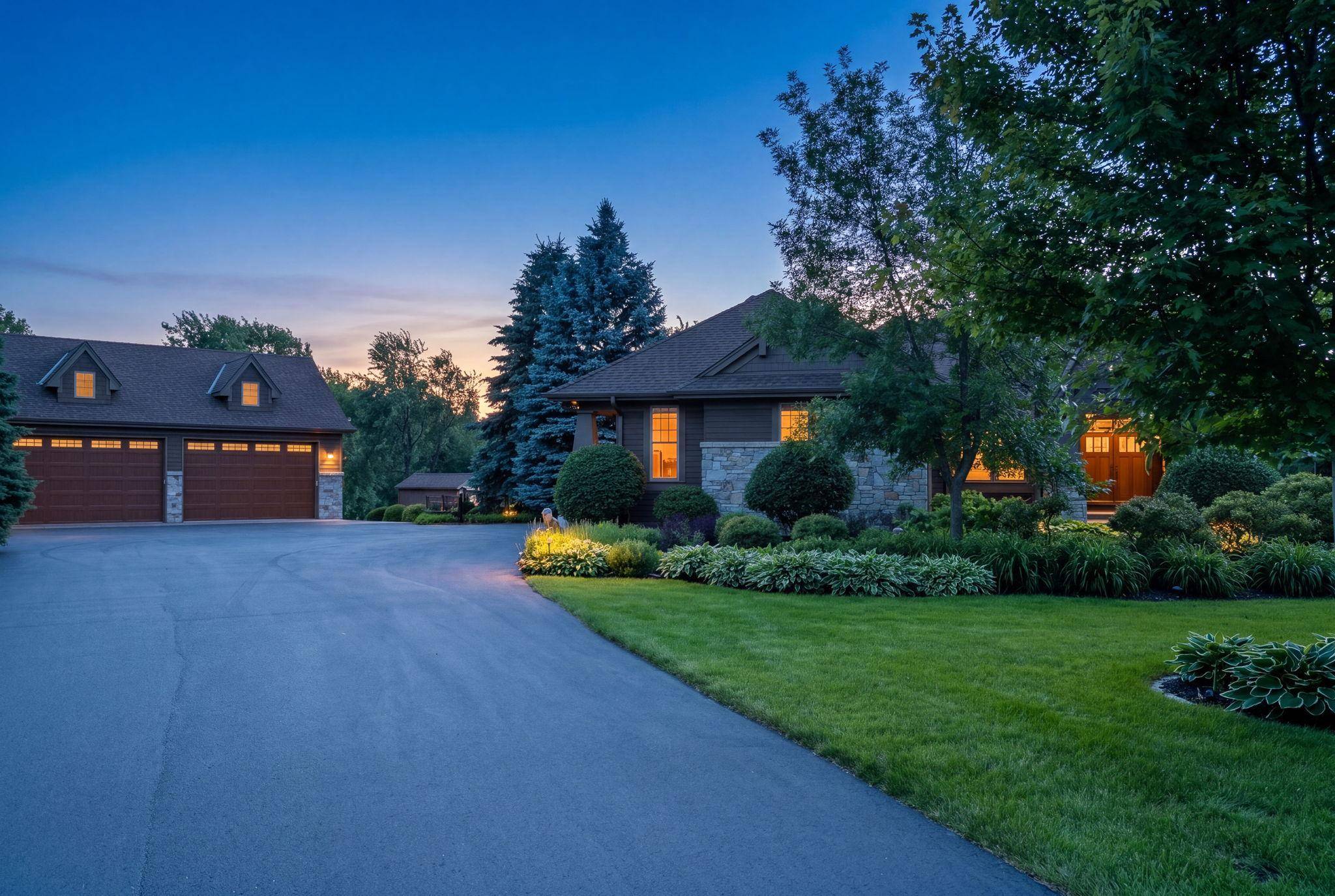727 Fahlstrom PL, Afton, MN 55001