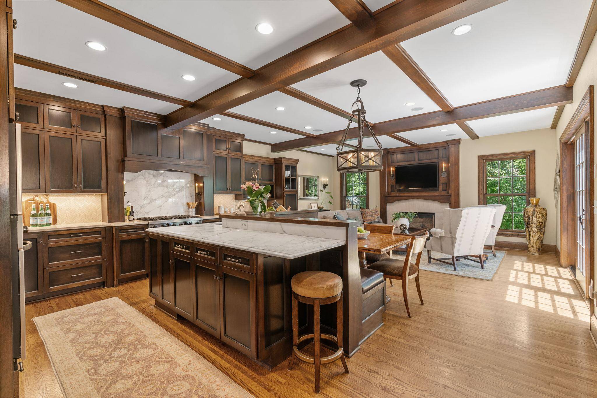 249 Hawthorne RD, Hopkins, MN 55343