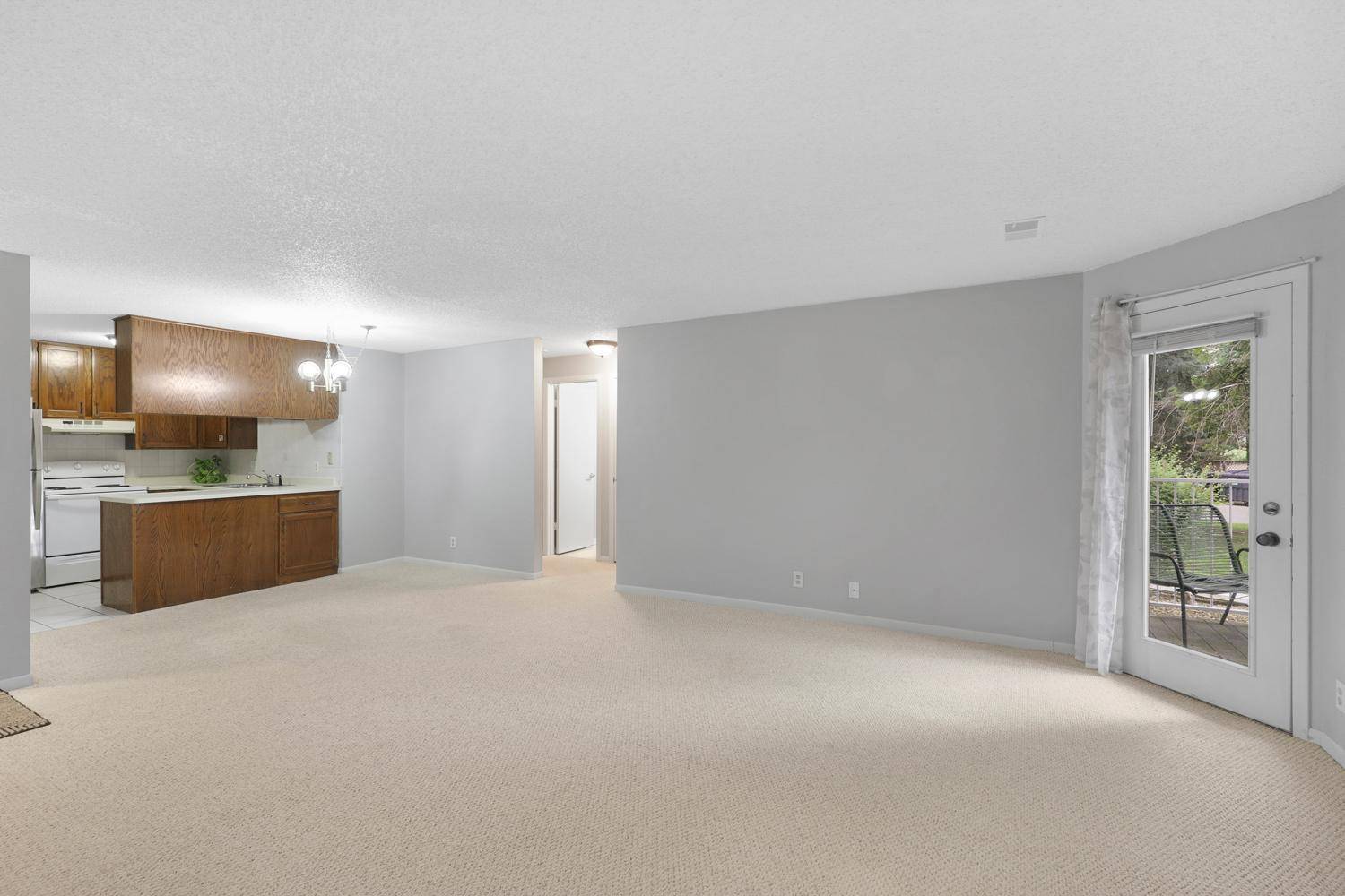 742 County Road F W #B, Shoreview, MN 55126