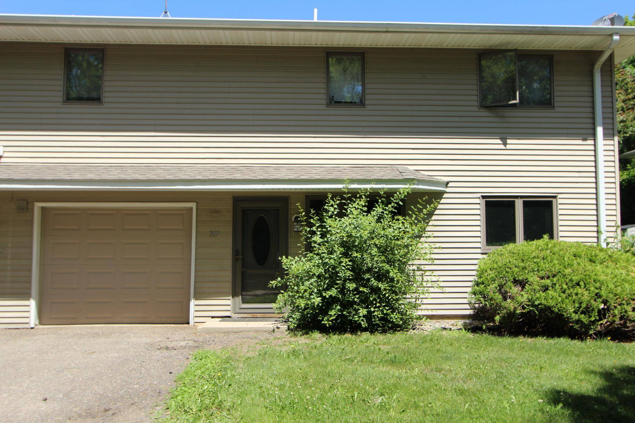 307 Arcadian PL, Buffalo, MN 55313