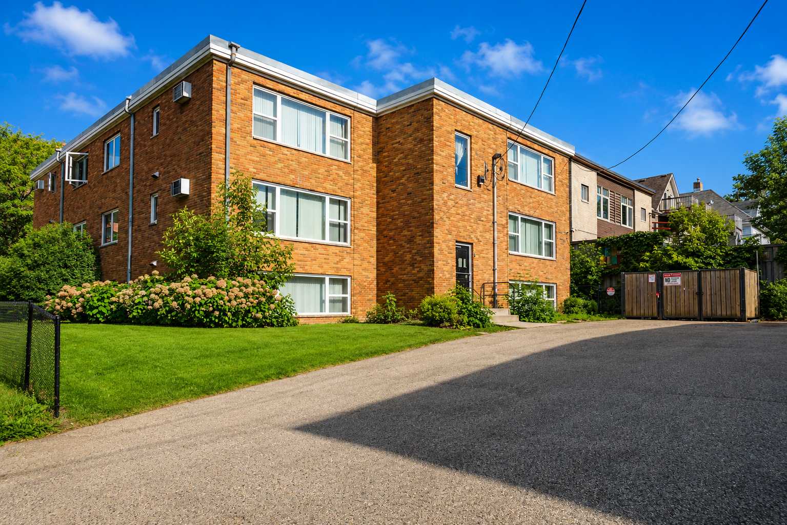 1500 10th AVE S, Minneapolis, MN 55404