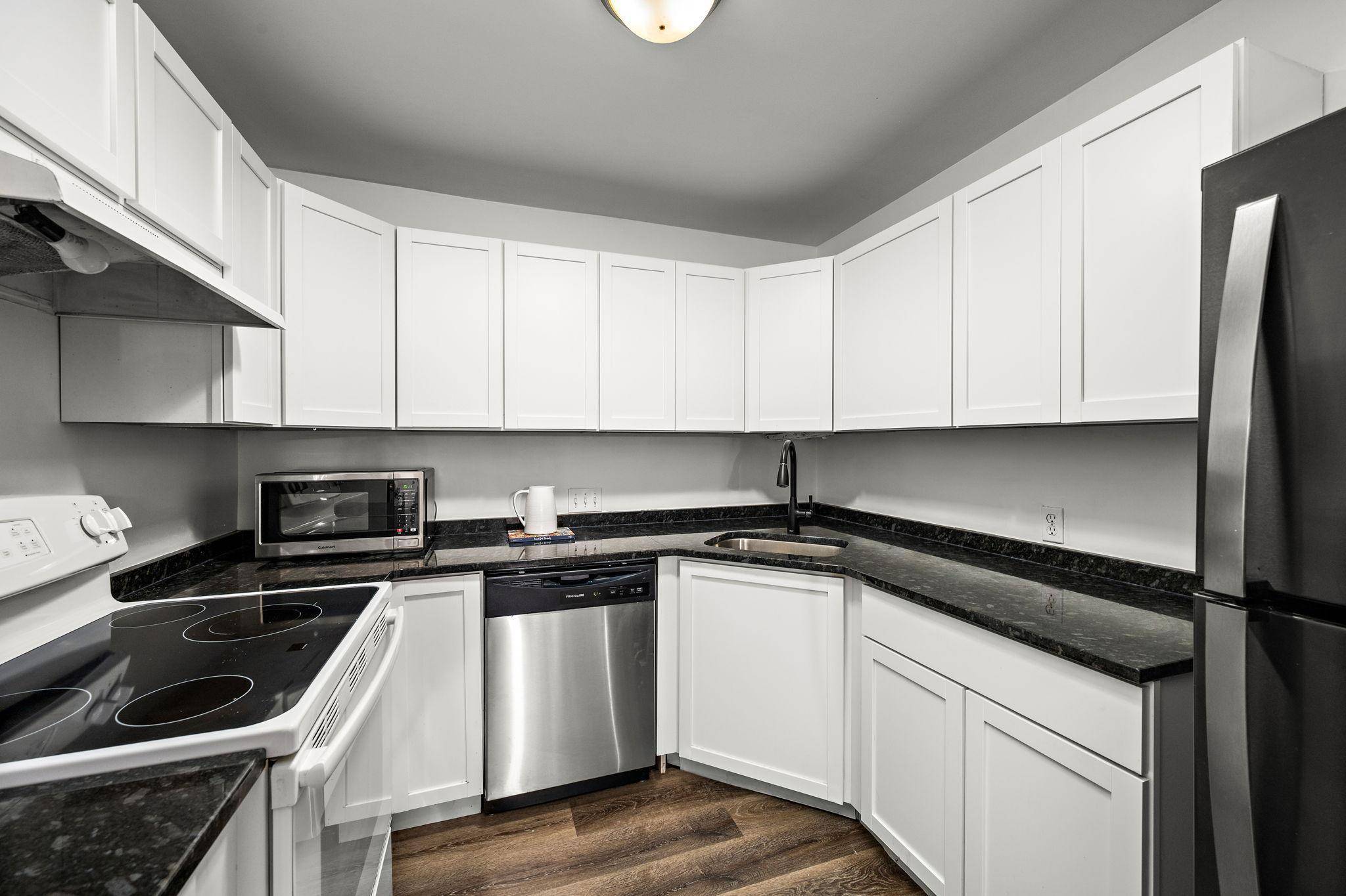 350 Shelard Pkwy #106, Saint Louis Park, MN 55426