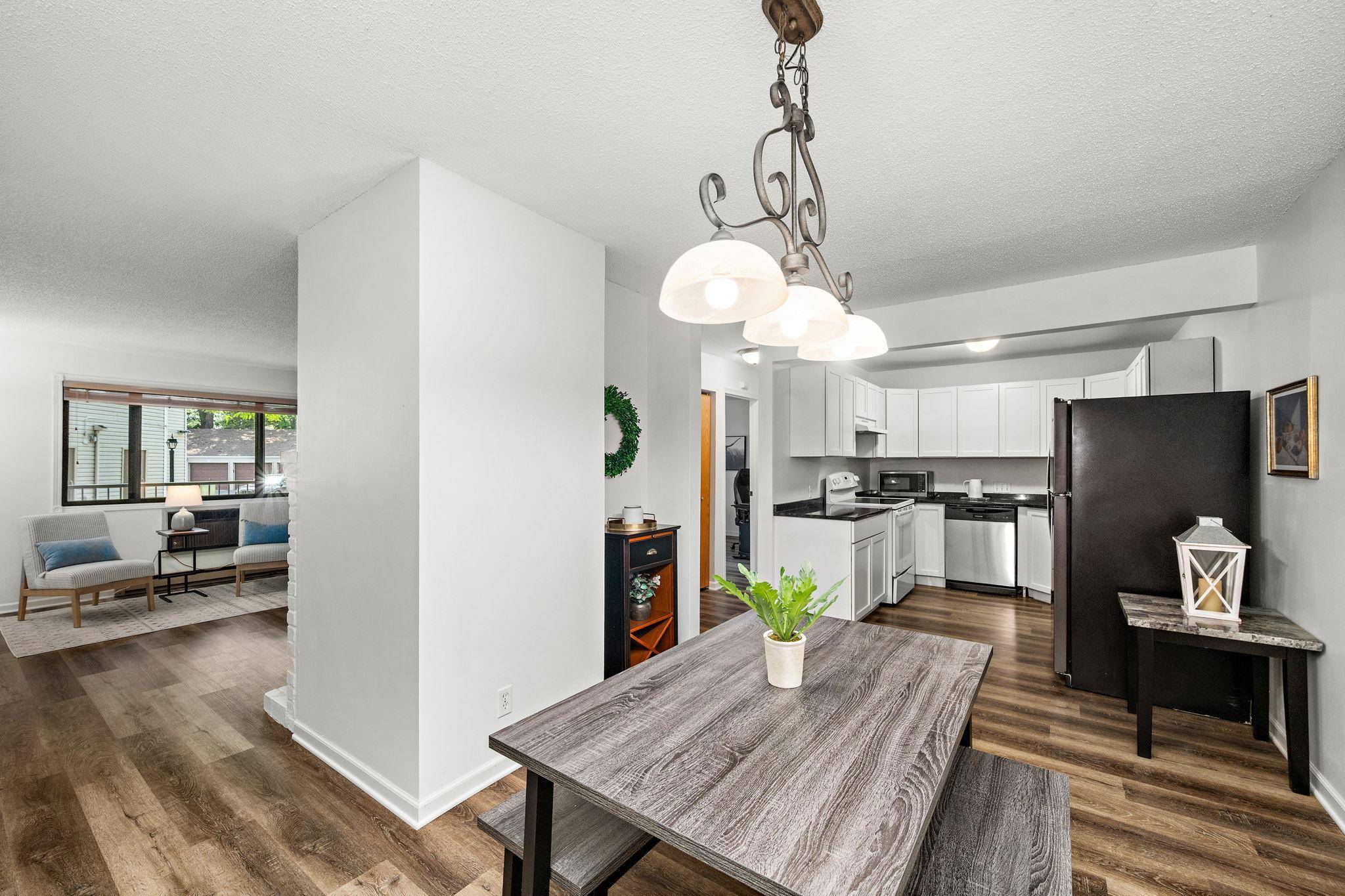 350 Shelard Pkwy #106, Saint Louis Park, MN 55426