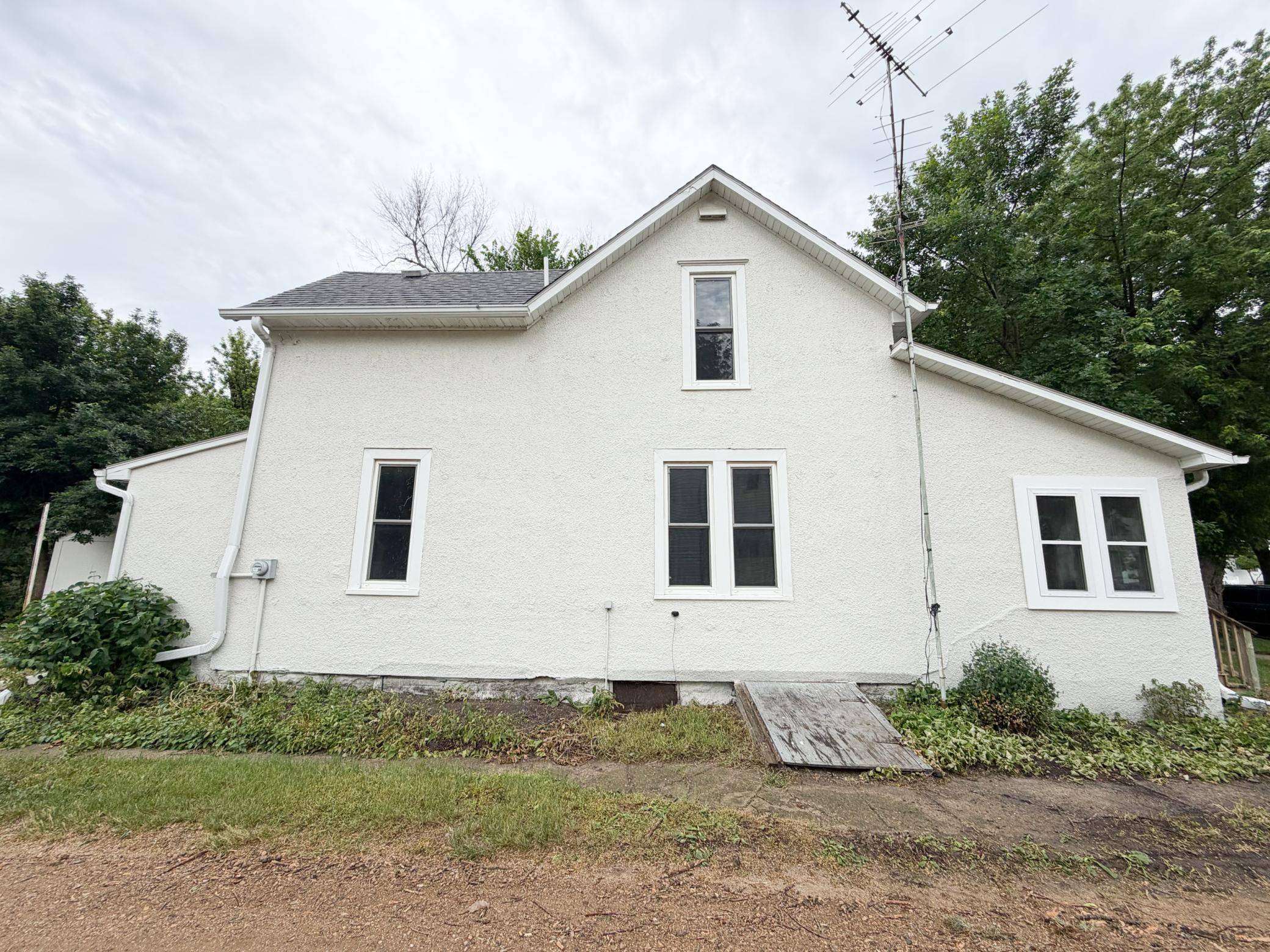 1304 3rd AVE, Worthington, MN 56187