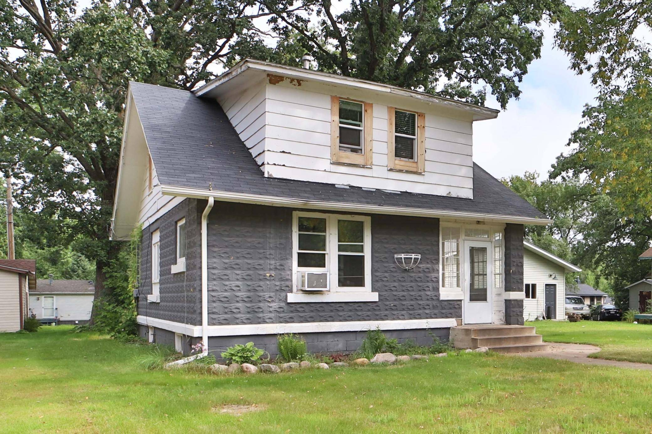 415 1st ST SW, Crosby, MN 56441
