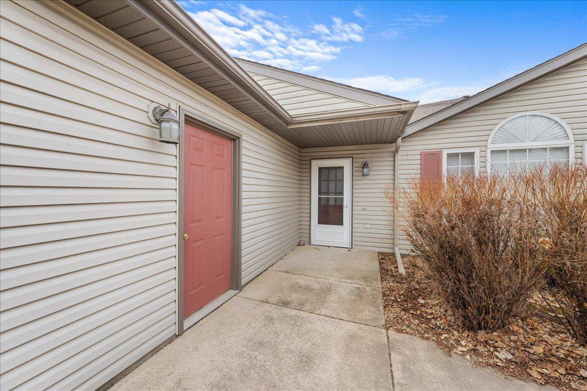1344 Carriage DR #1344C, Hudson, WI 54016