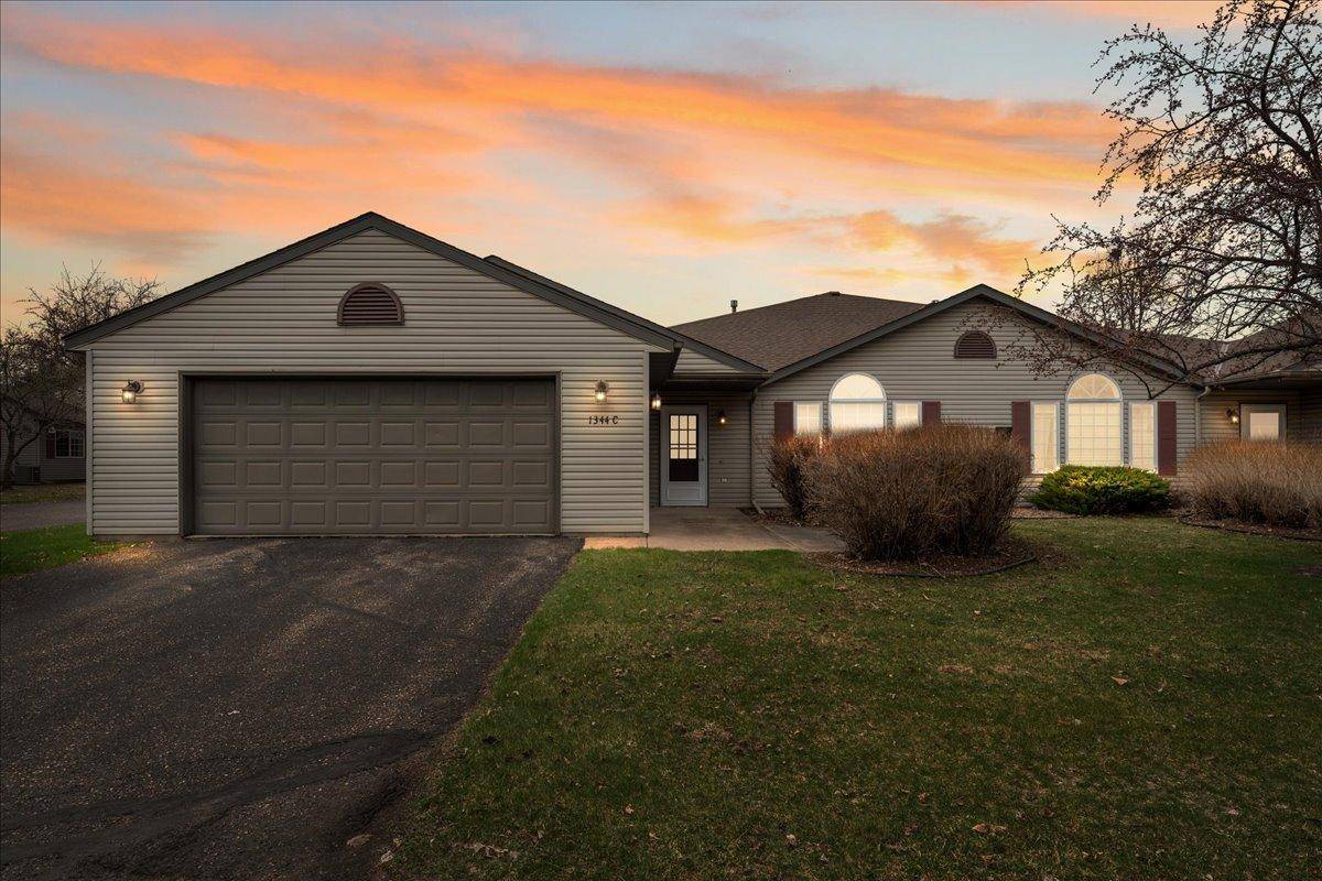 1344 Carriage DR #1344C, Hudson, WI 54016