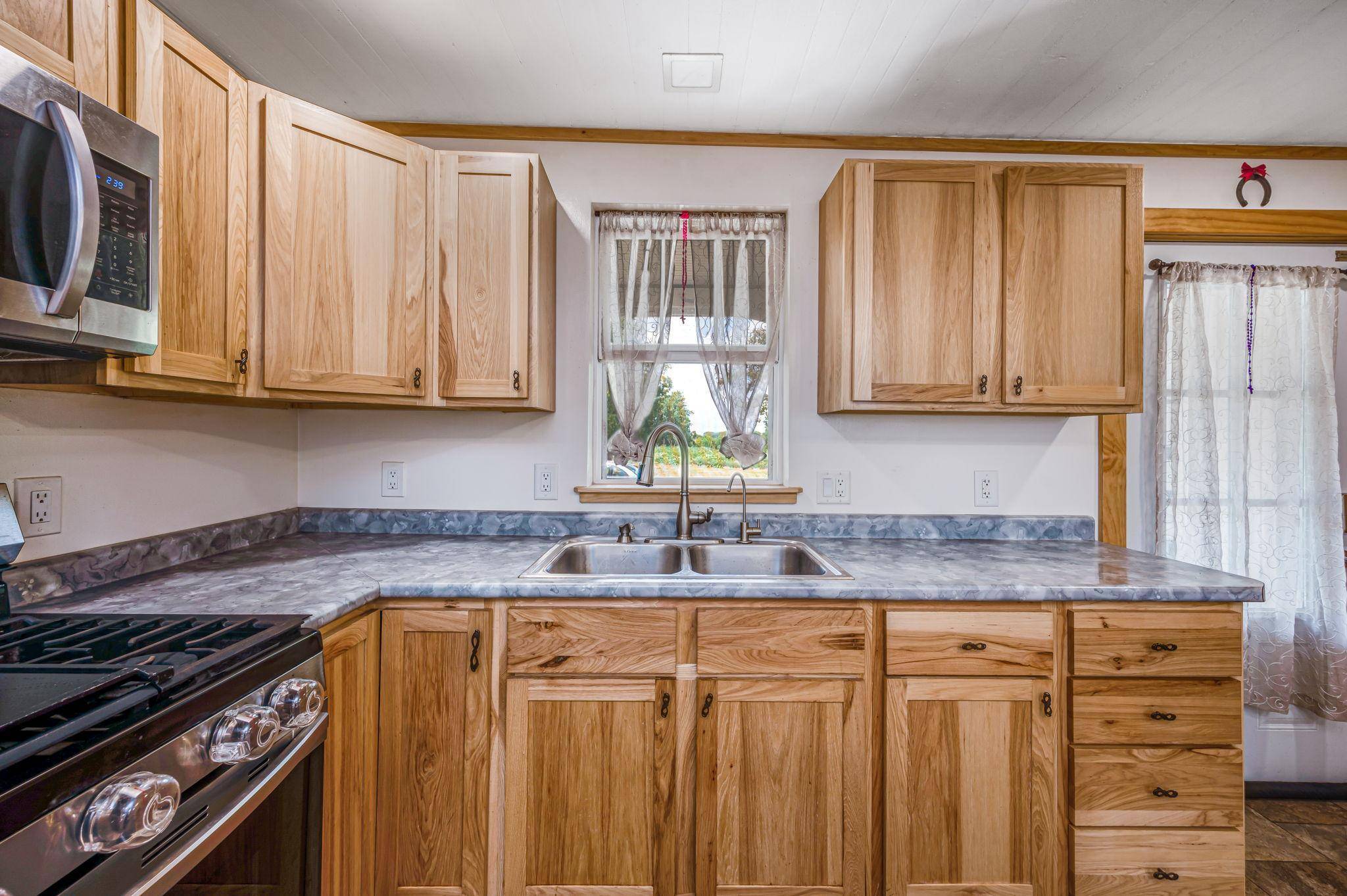 14089 430th AVE, Blue Earth, MN 56013