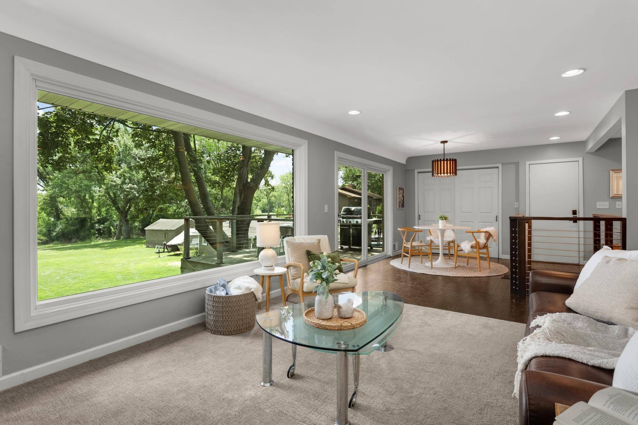 2884 W Owasso BLVD, Roseville, MN 55113