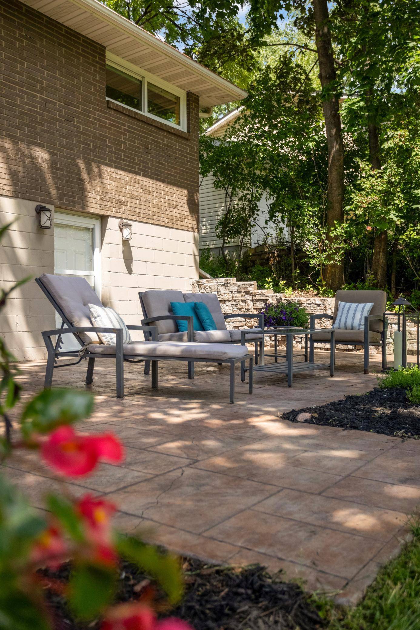 2884 W Owasso BLVD, Roseville, MN 55113