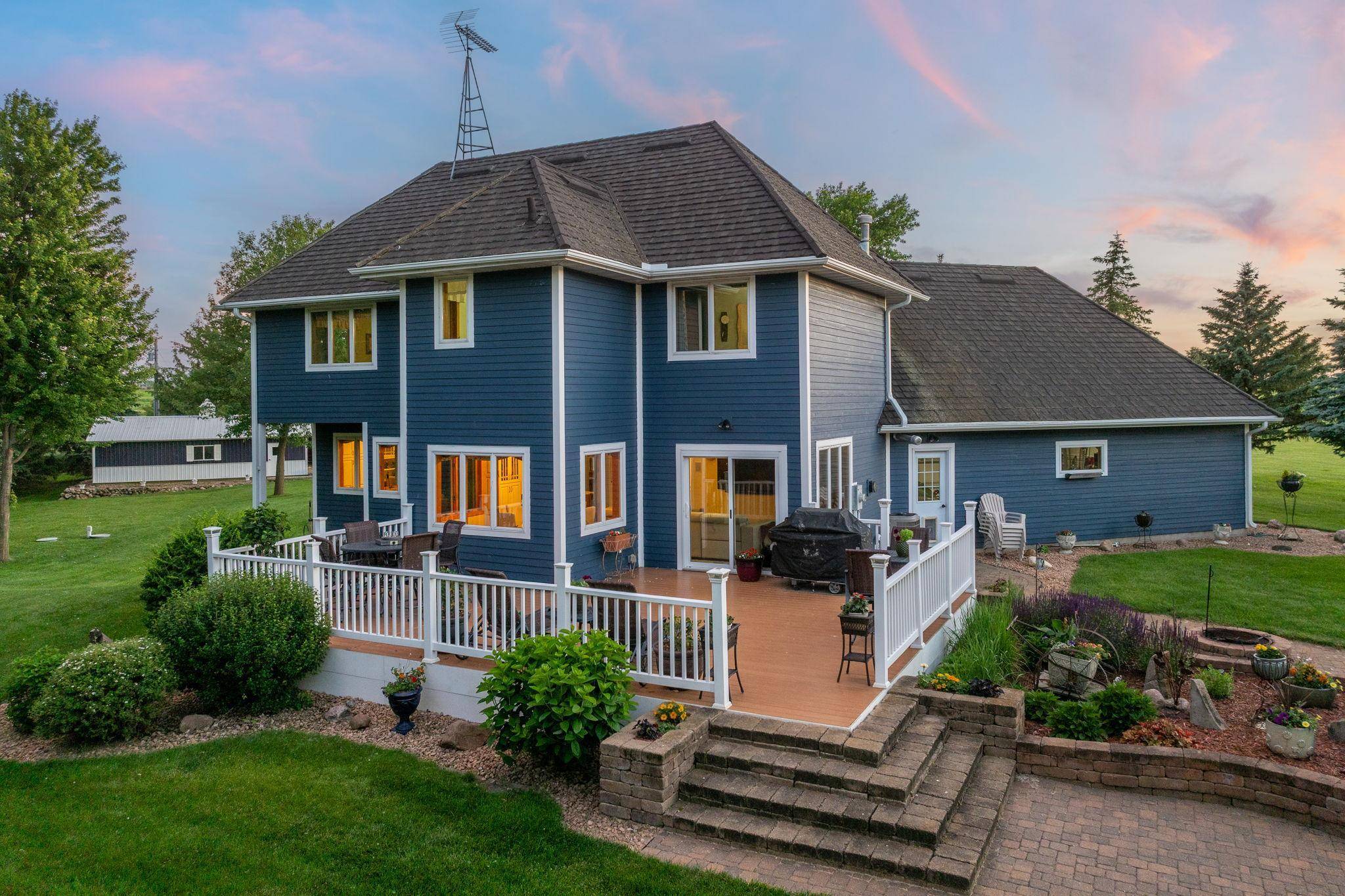 16 Lake Shore DR, Sherburn, MN 56171