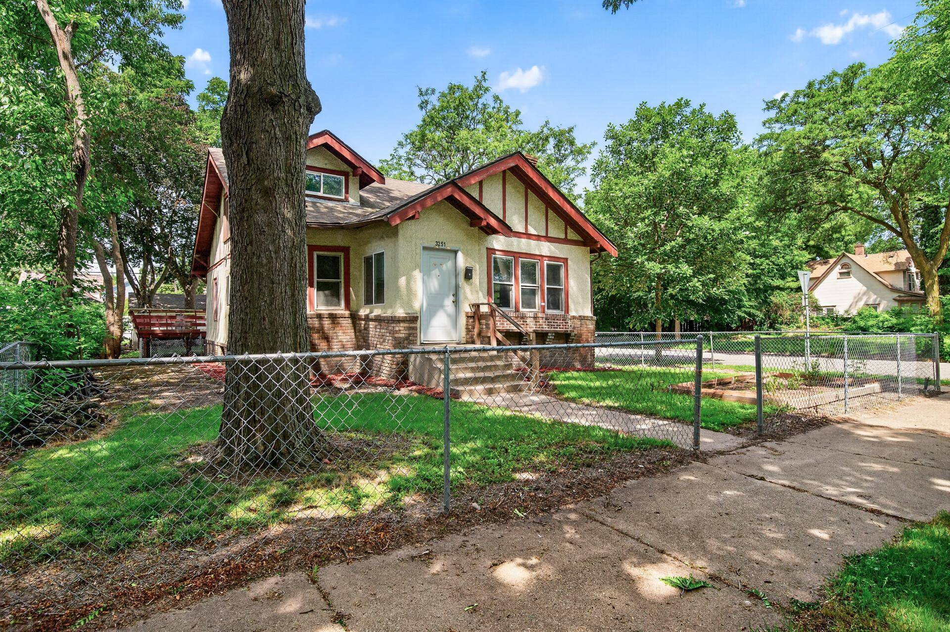 3251 Colfax AVE N, Minneapolis, MN 55412