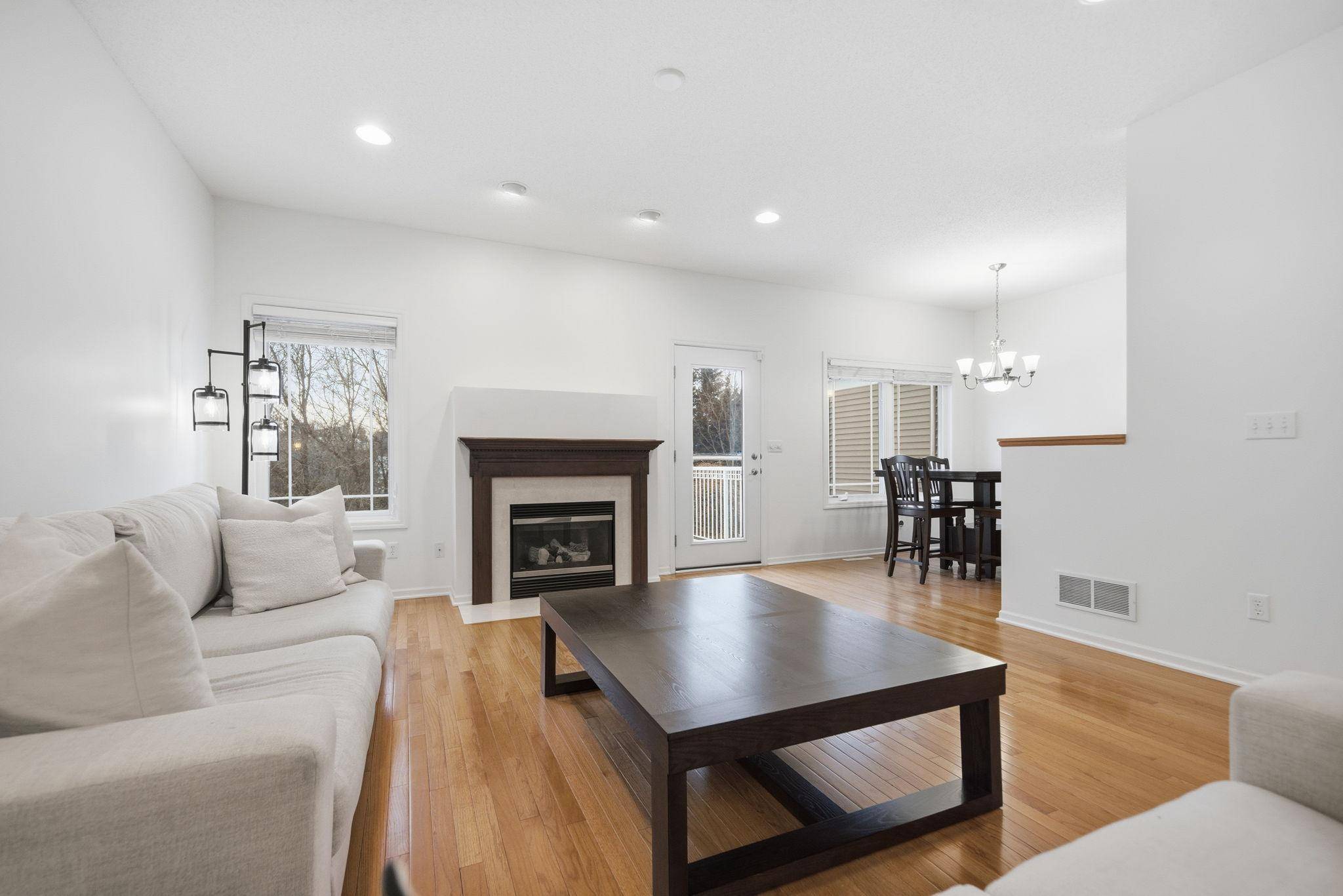 9796 Cupola LN, Eden Prairie, MN 55347