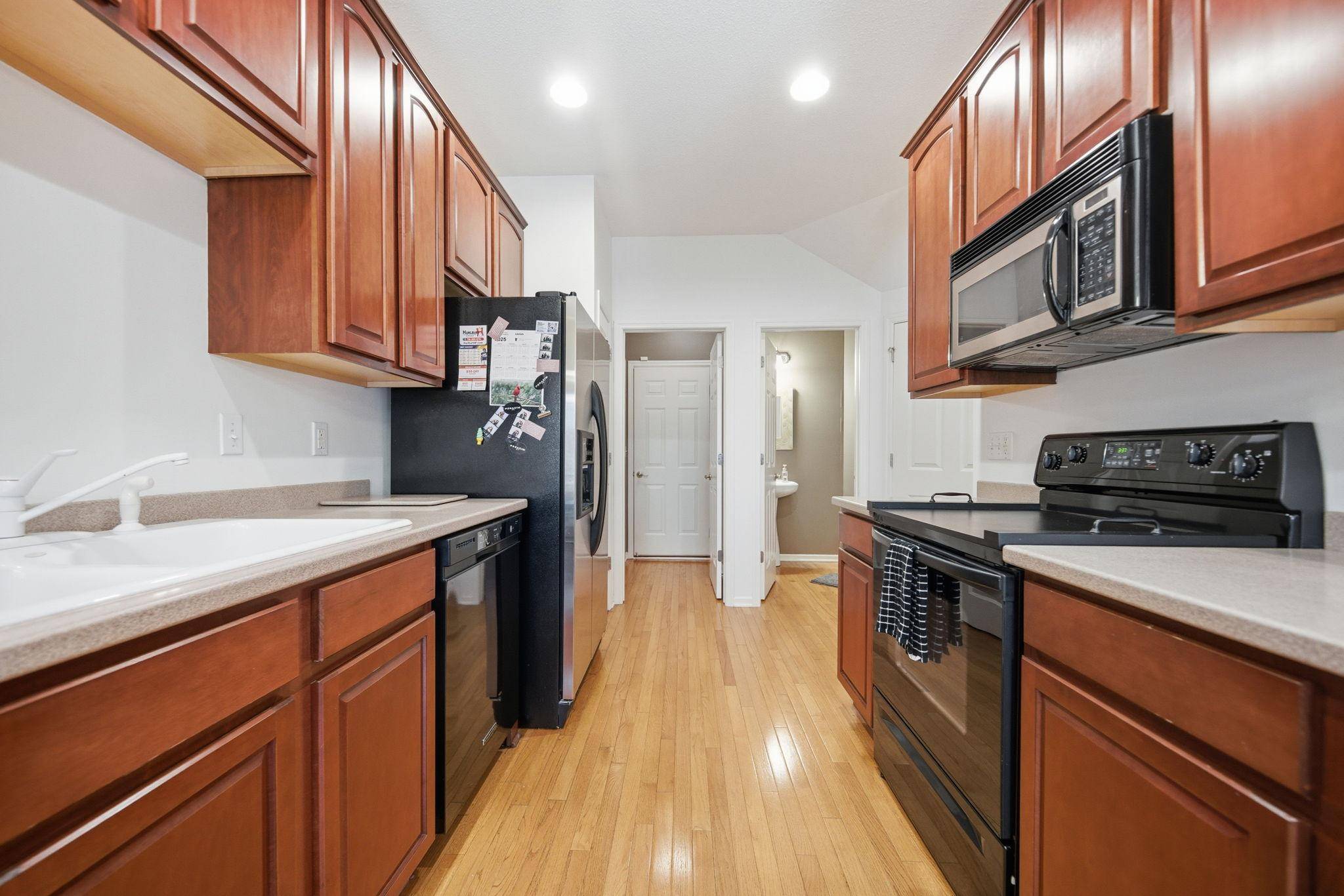 9796 Cupola LN, Eden Prairie, MN 55347