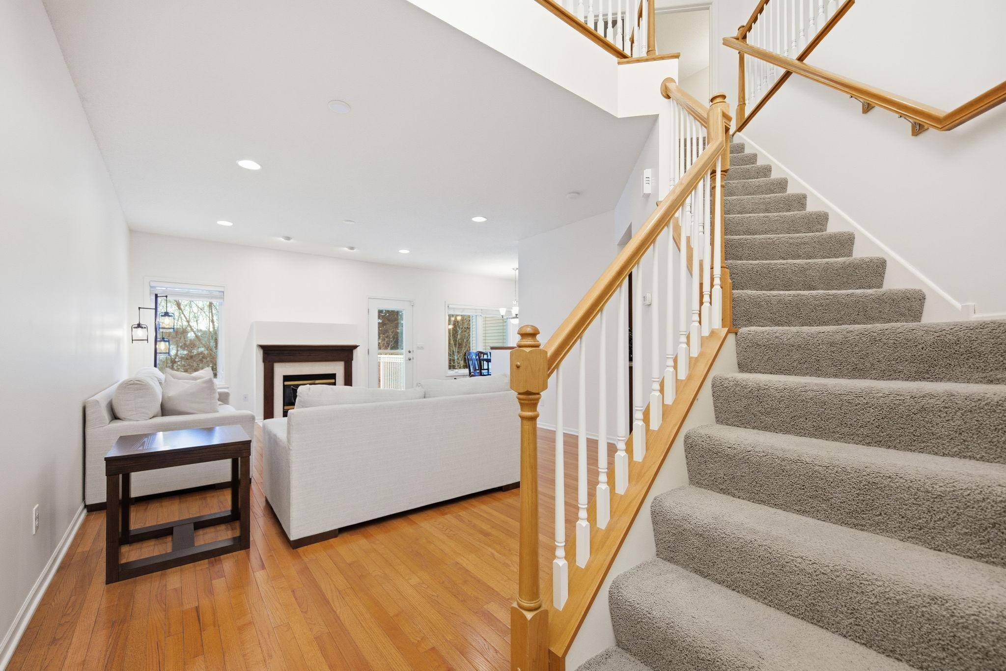 9796 Cupola LN, Eden Prairie, MN 55347