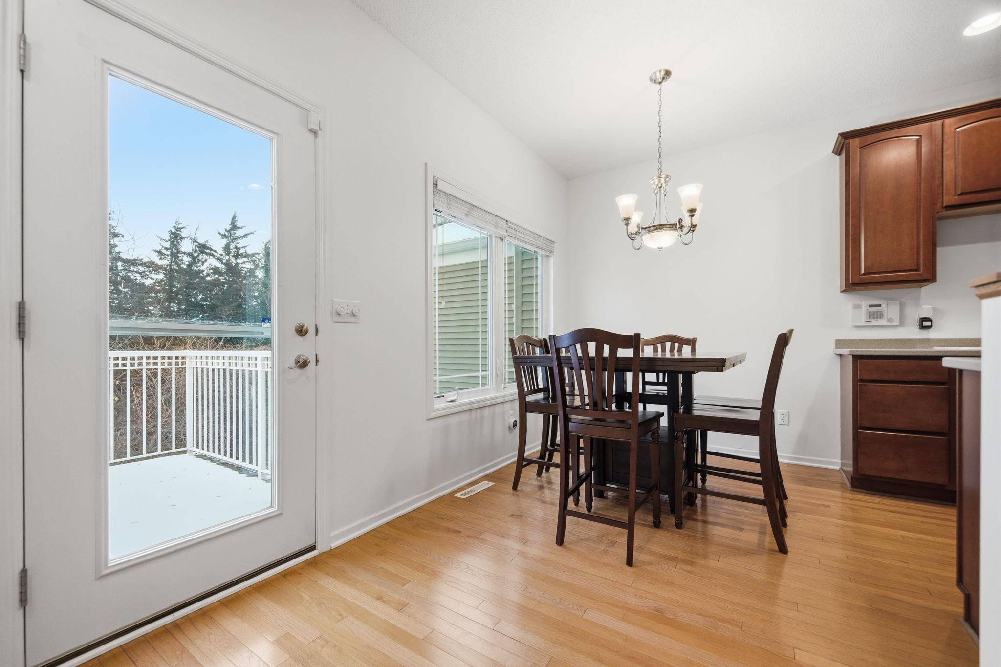 9796 Cupola LN, Eden Prairie, MN 55347