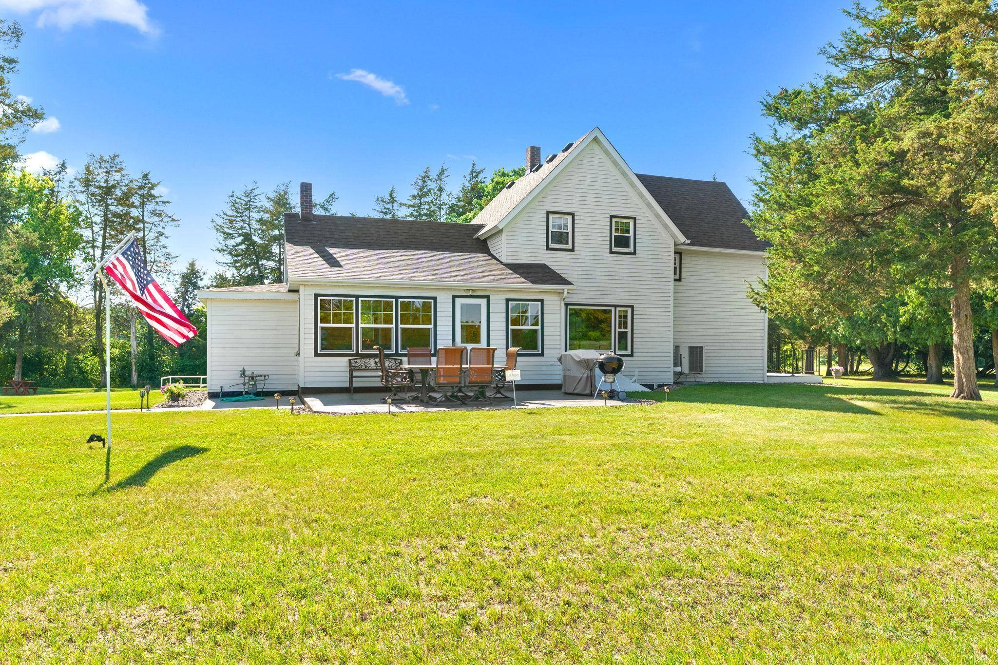8946 285th AVE NE, North Branch, MN 55056