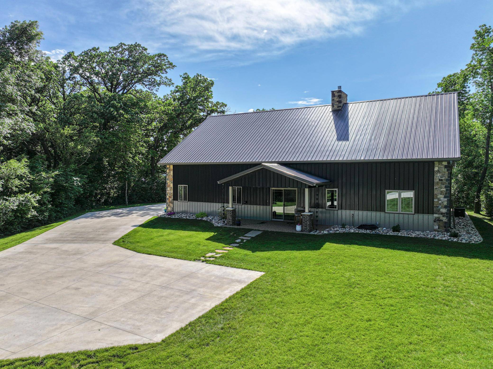 17200 Aaron HTS NW, Evansville, MN 56326