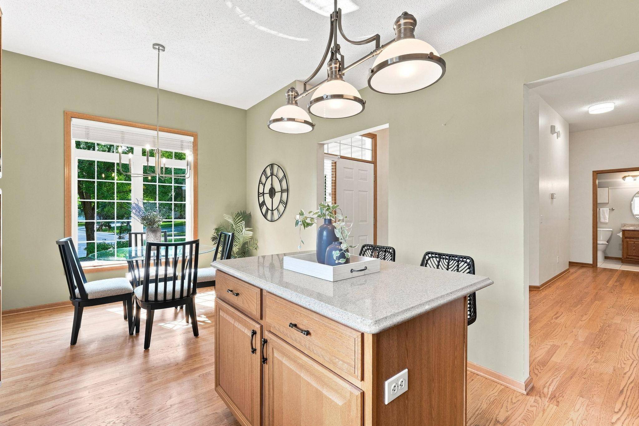 10276 Lancaster LN, Woodbury, MN 55129